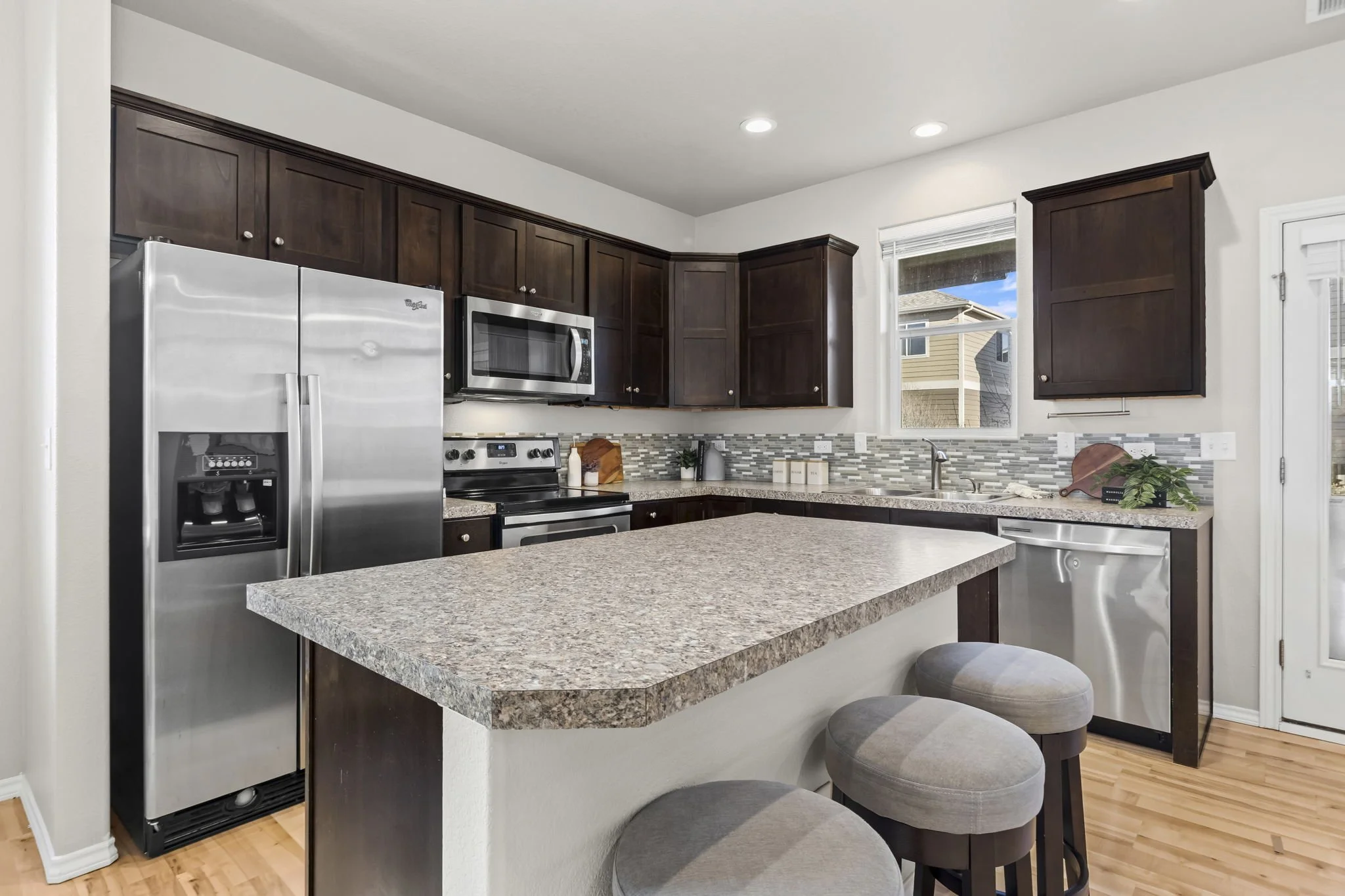 6-web-or-mls-1956 Mackinac St 6.jpg