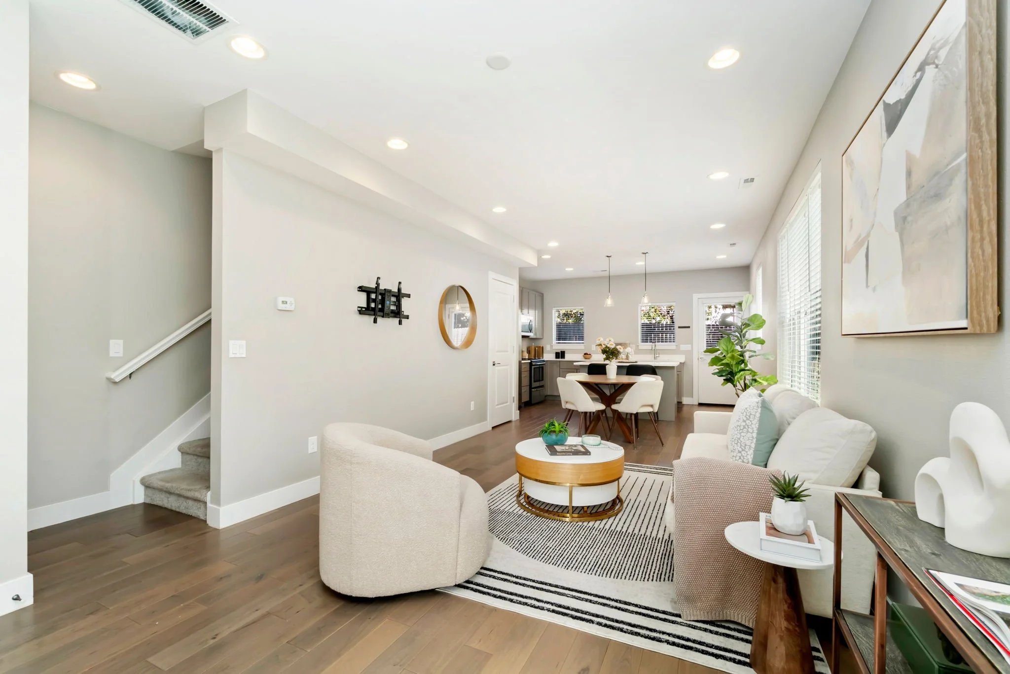 2-web-or-mls-1435 Irving St 2.jpg