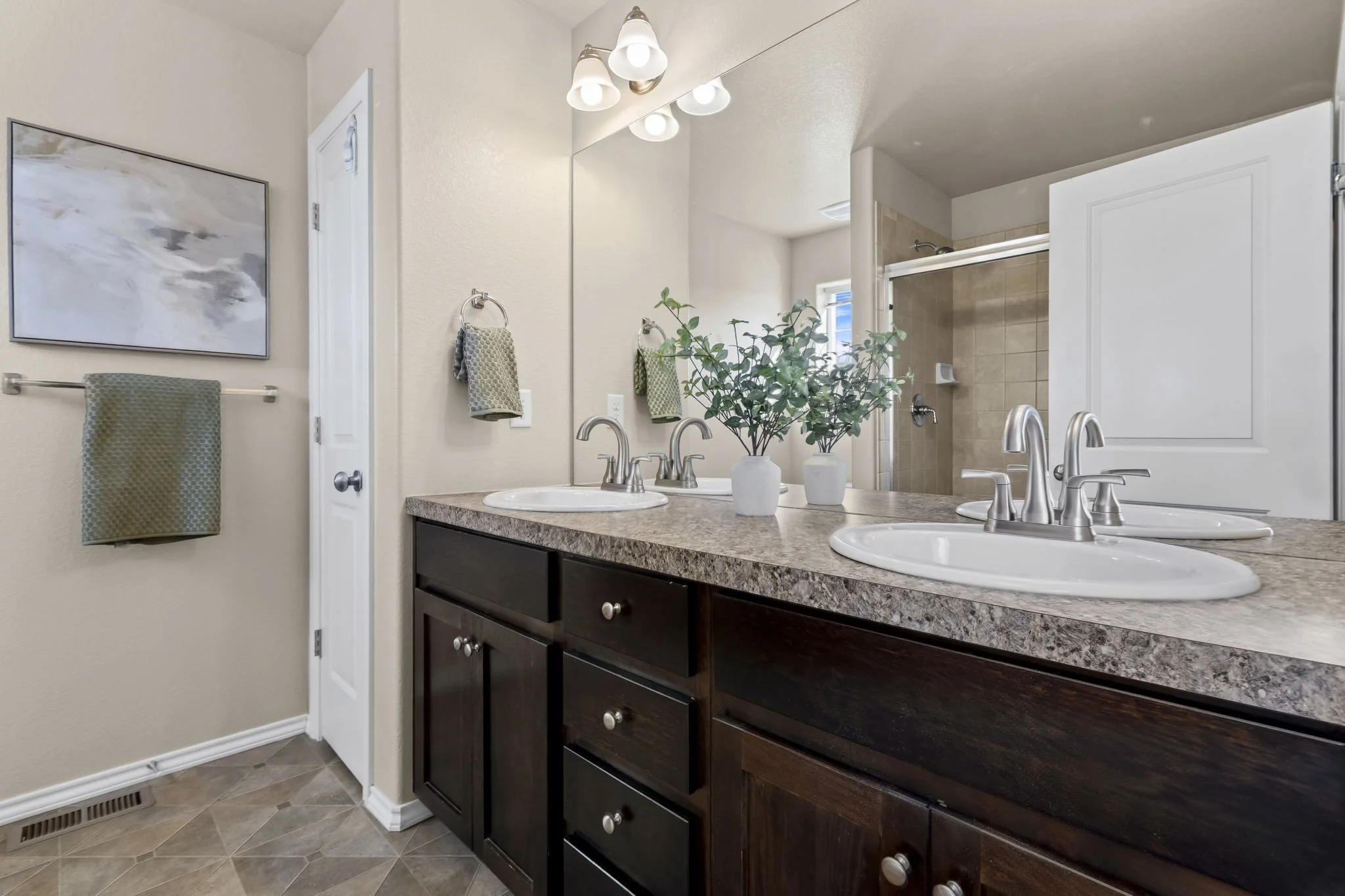 20-web-or-mls-1956 Mackinac St 20.jpg