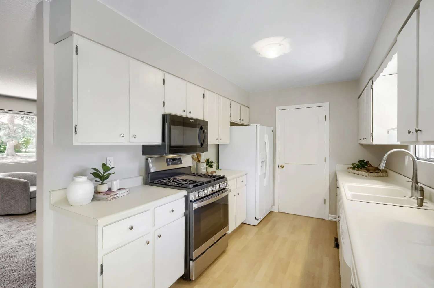 3212 Killdeer Dr. - Web Quality - 008 - 08 Kitchen.jpg