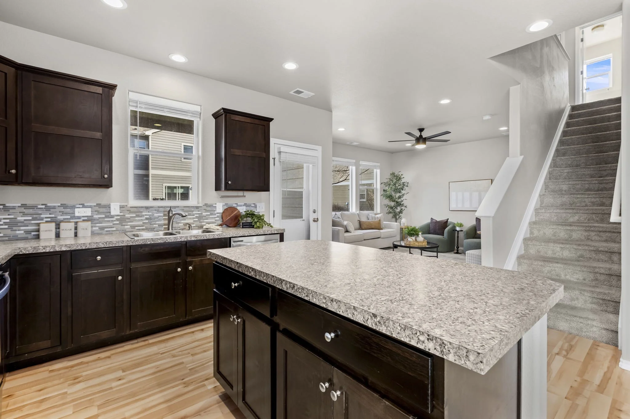 8-web-or-mls-1956 Mackinac St 8.jpg