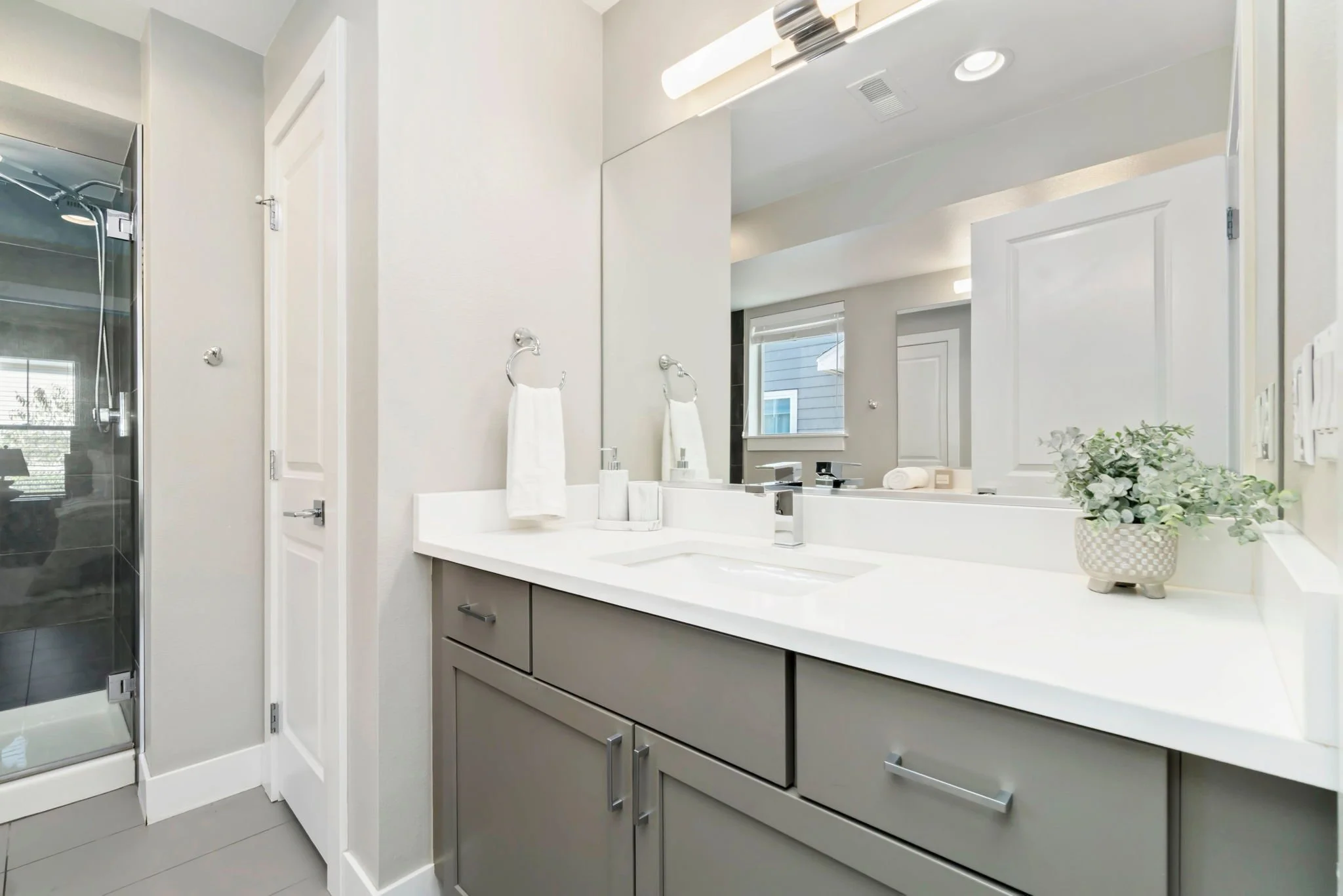 9-web-or-mls-1435 Irving St 9.jpg