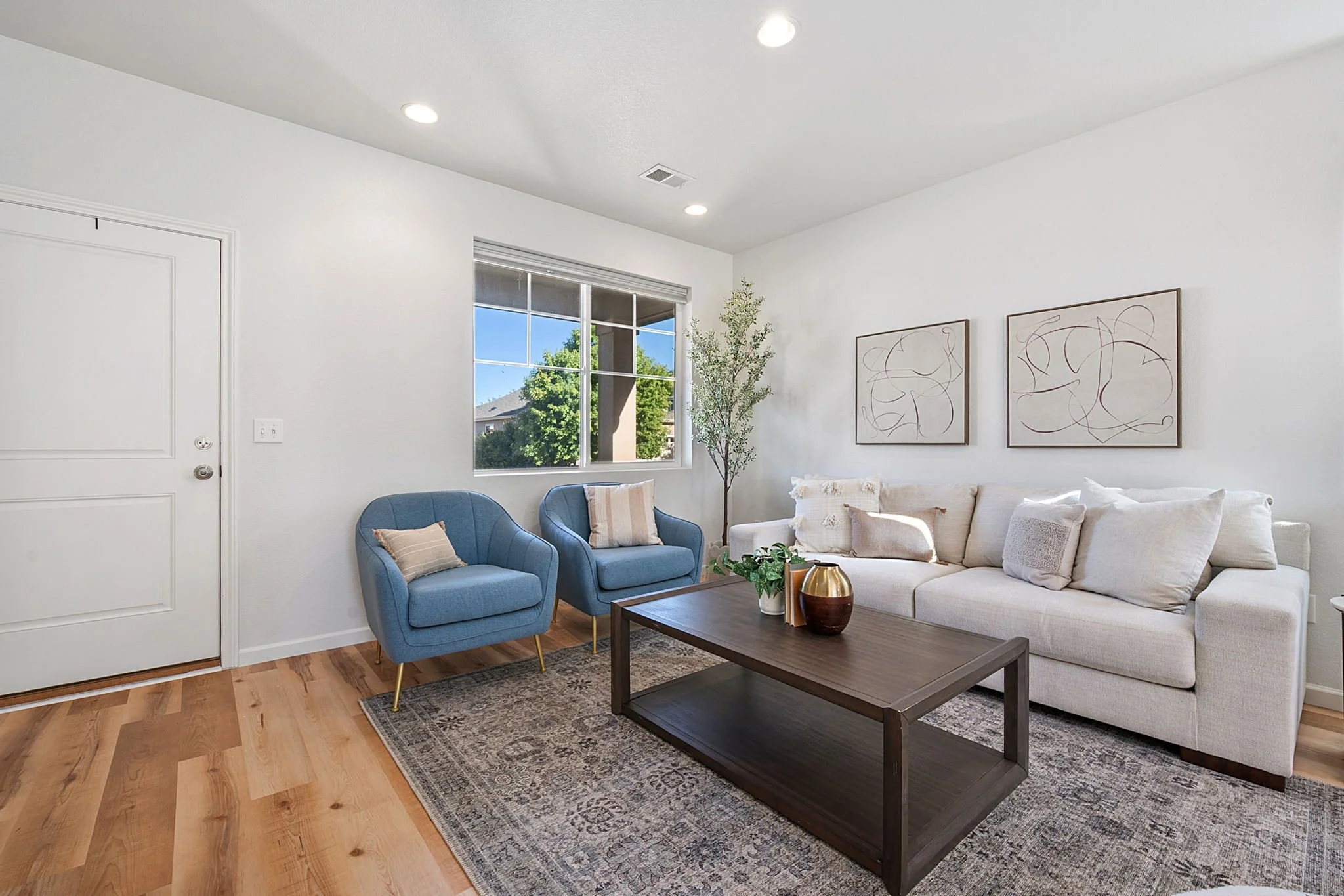 4-web-or-mls-371 Toronto St 4.jpg