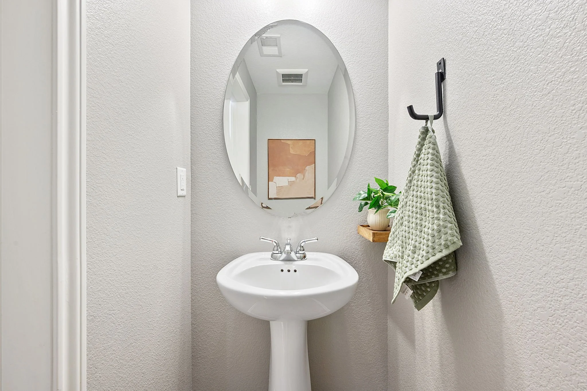 10-web-or-mls-371 Toronto St 10.jpg