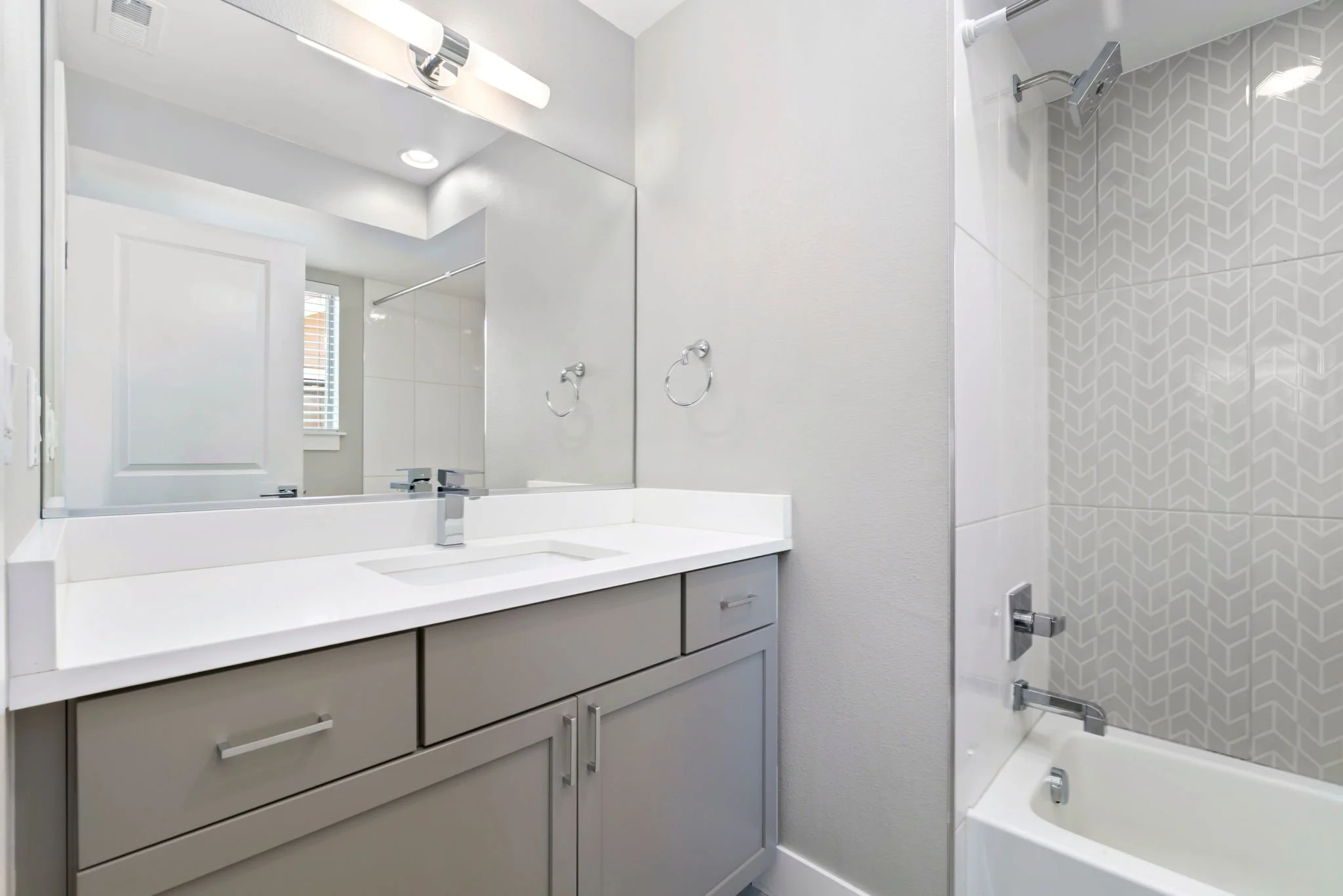 13-web-or-mls-1435 Irving St 13.jpg