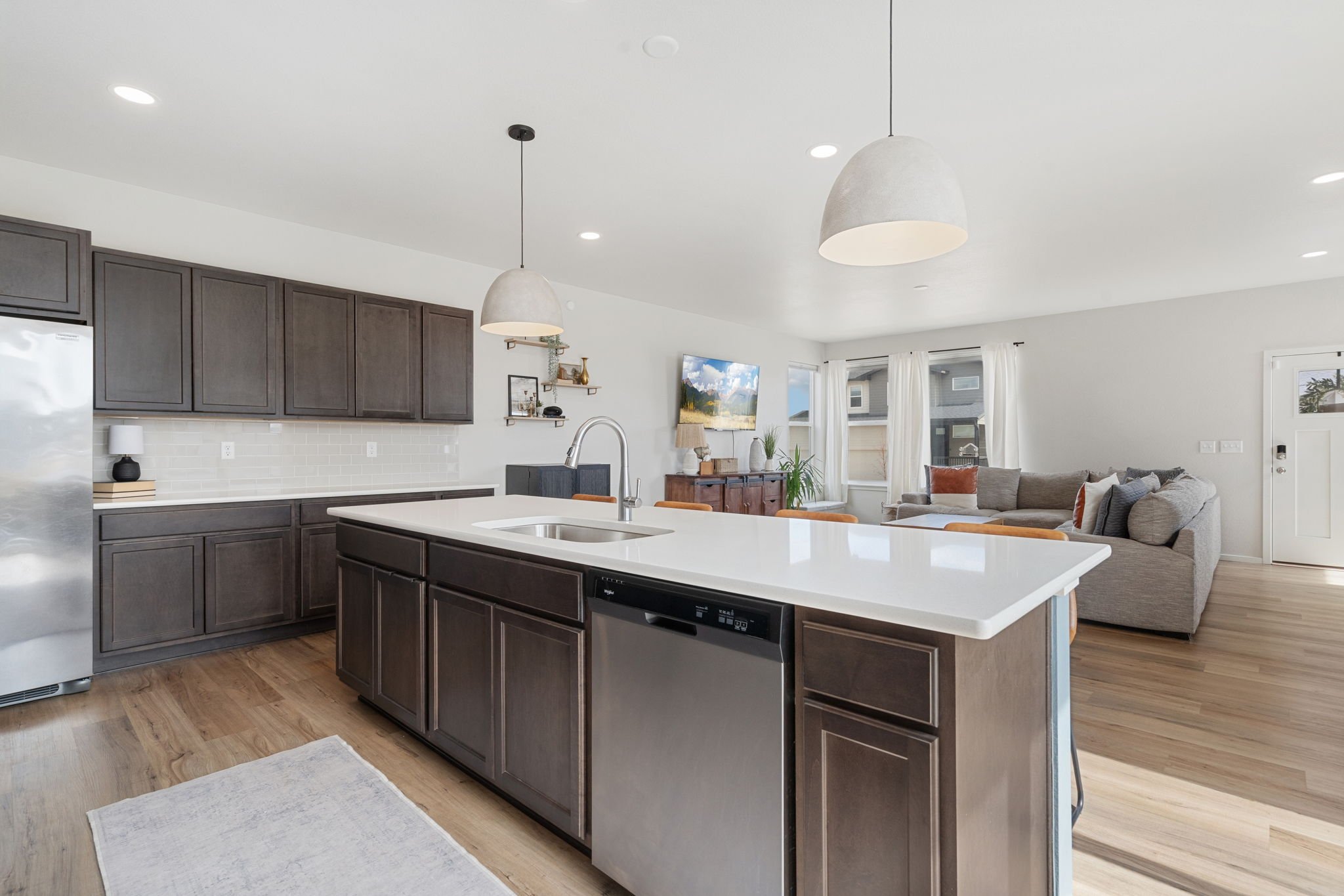 8-web-or-mls-5199 Beckworth St 8.jpg