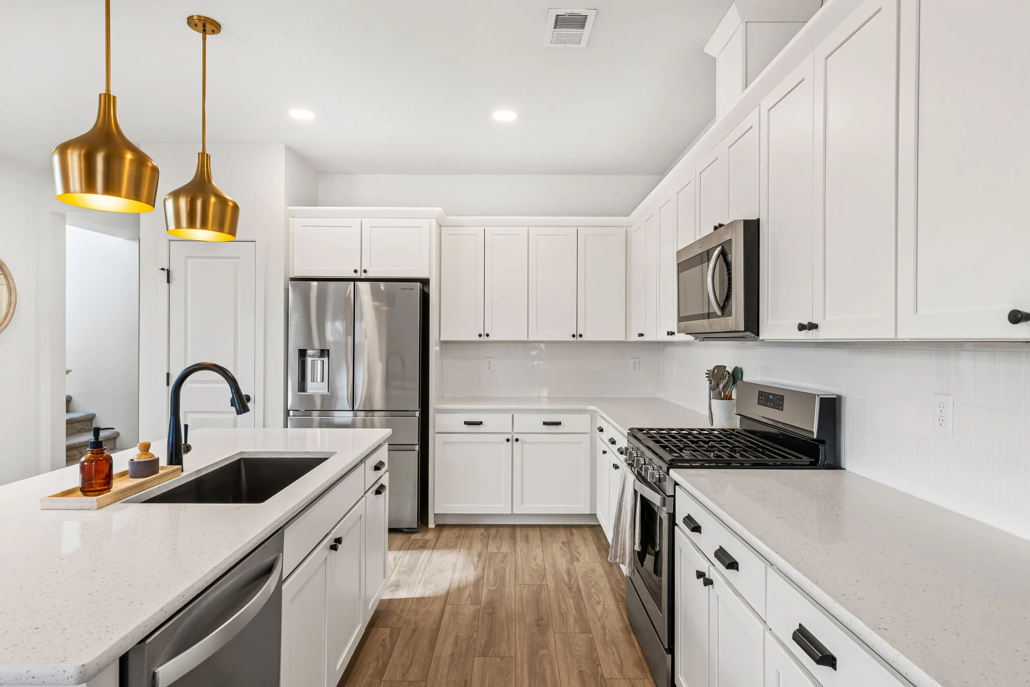 8-web-or-mls-5082 Brule Dr 9.jpg