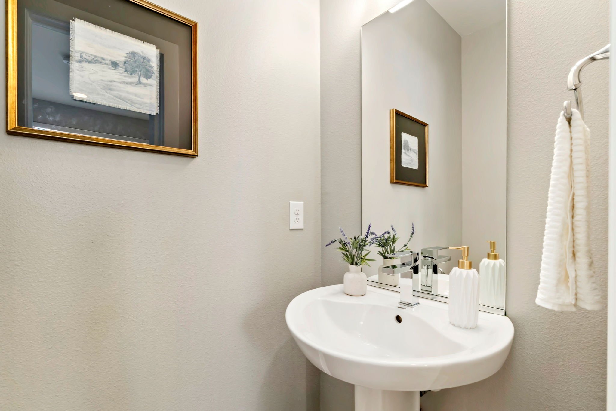 4-web-or-mls-1435 Irving St 4.jpg