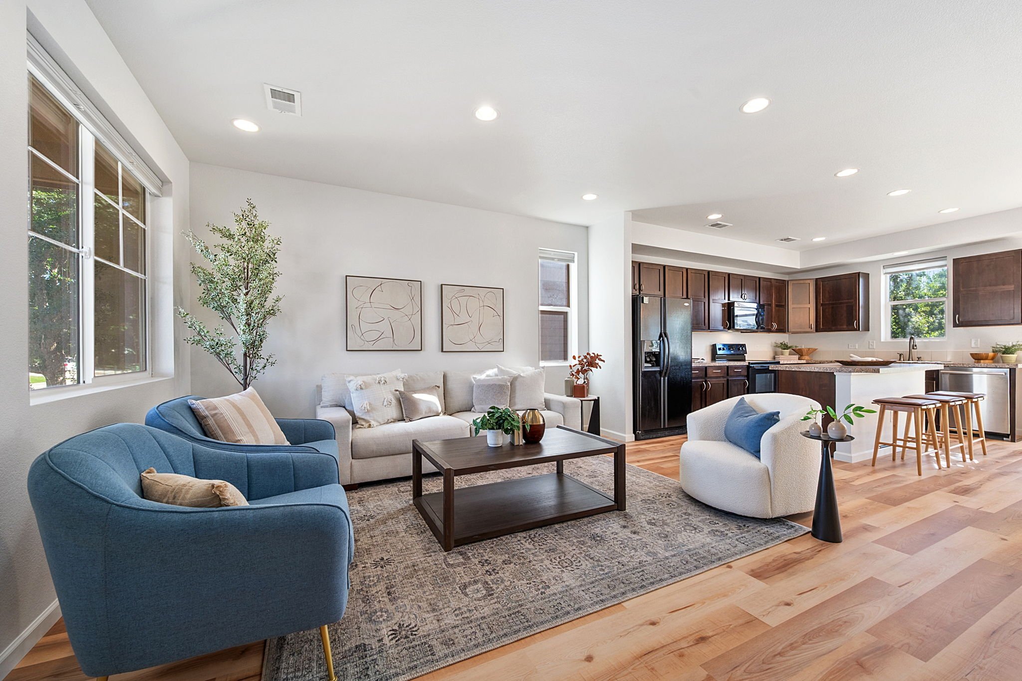 3-web-or-mls-371 Toronto St 3.jpg