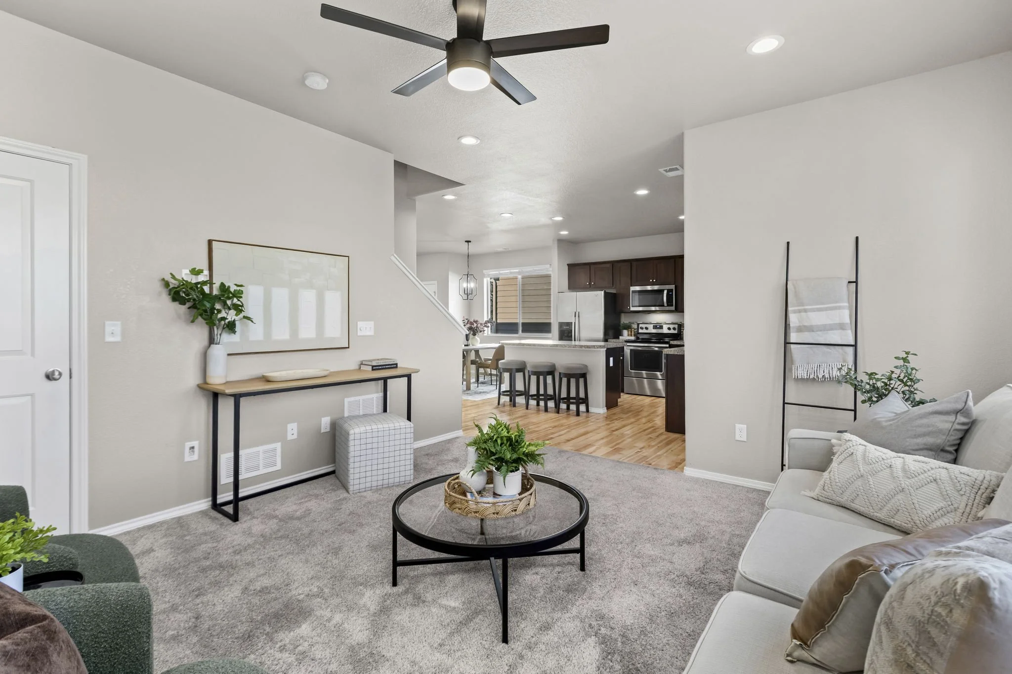 10-web-or-mls-1956 Mackinac St 10.jpg