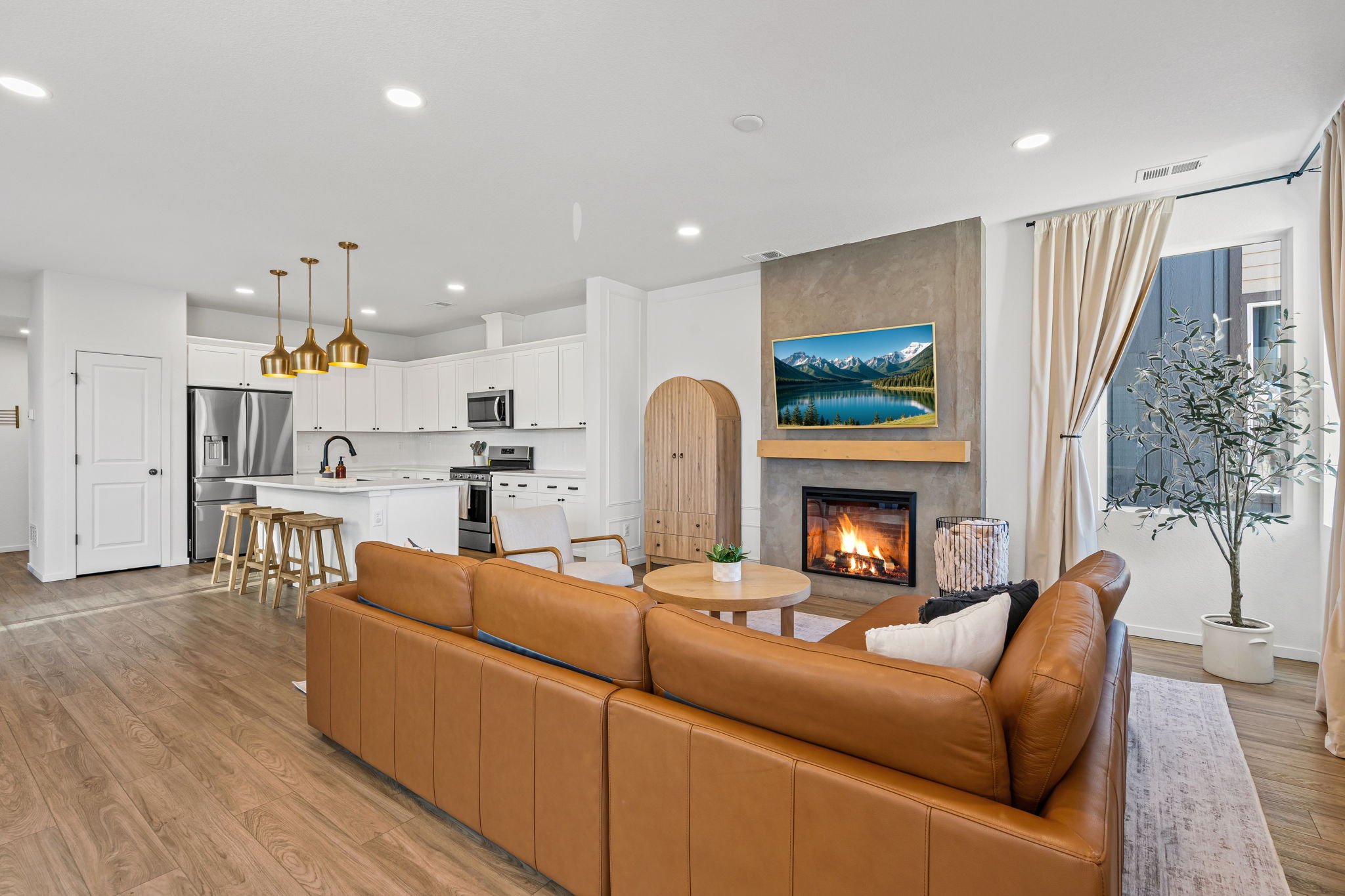 3-web-or-mls-5082 Brule Dr 3.jpg