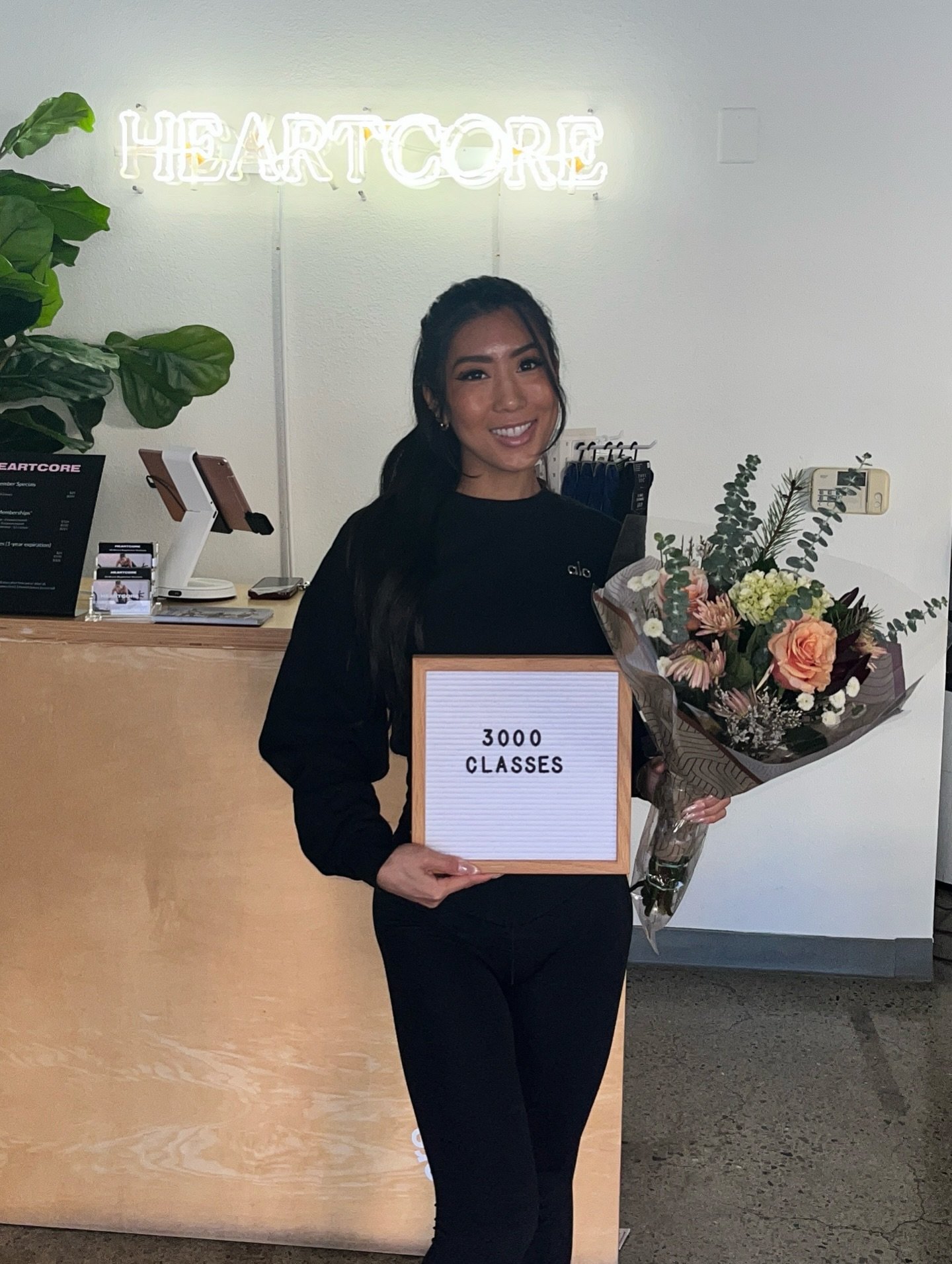 Congratulations @krystalkim for hitting your 3️⃣0️⃣0️⃣0️⃣ classes!!! ❤️&zwj;🔥✨ 

#heartcore #heartbreaker #lagree #megaformer #pilates #sfbayarea #redwoodcity