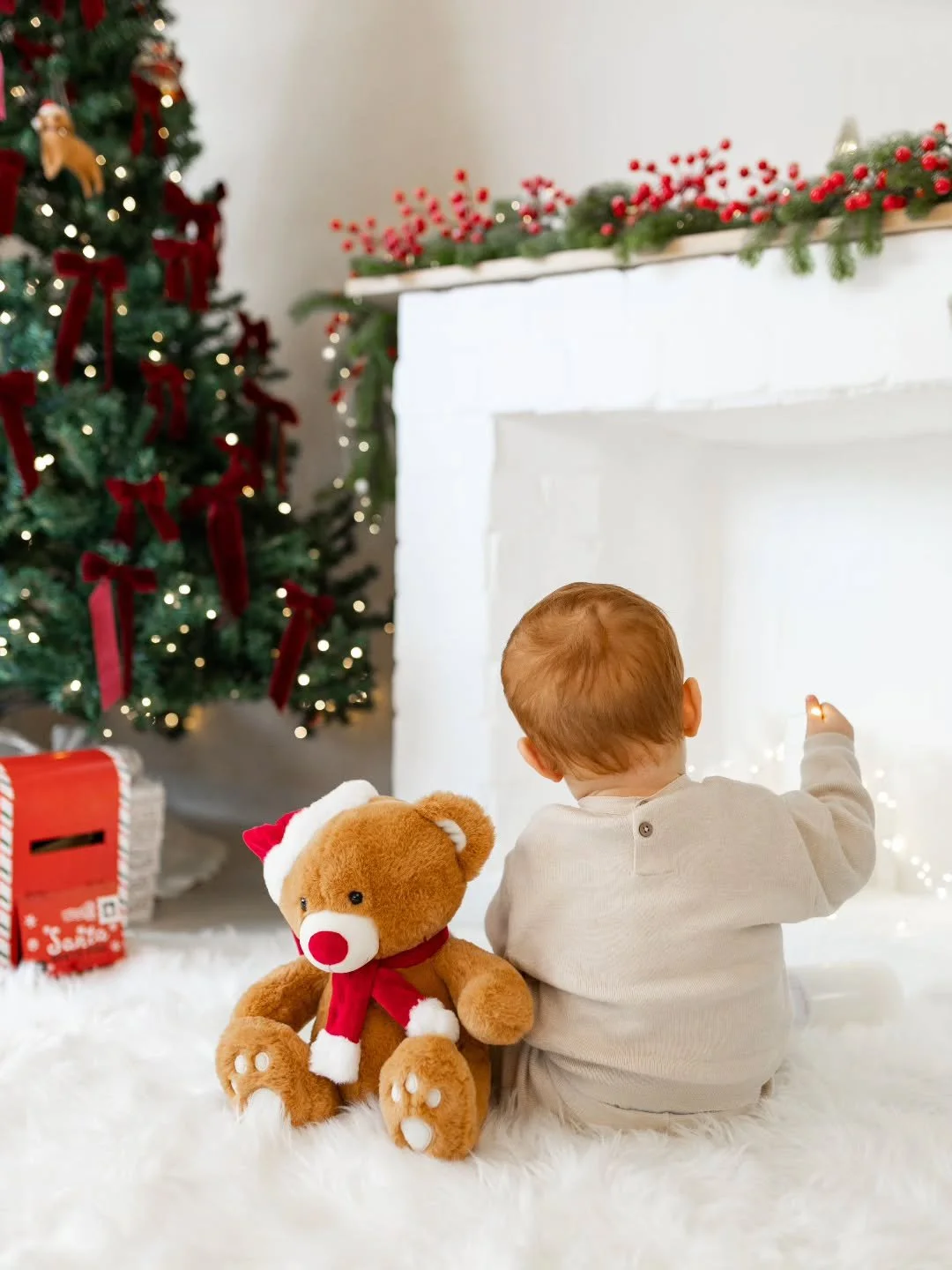 Profitez des derniers jours disponibles pour r&eacute;aliser votre s&eacute;ance de No&euml;l ! Venez capturer des moments incroyables avec vos petits. 🎄🎁🦌

#seancedenoel
#no&euml;l
#noelbourges
#noeldecoration
#seansephotobourges
#seancephotofami