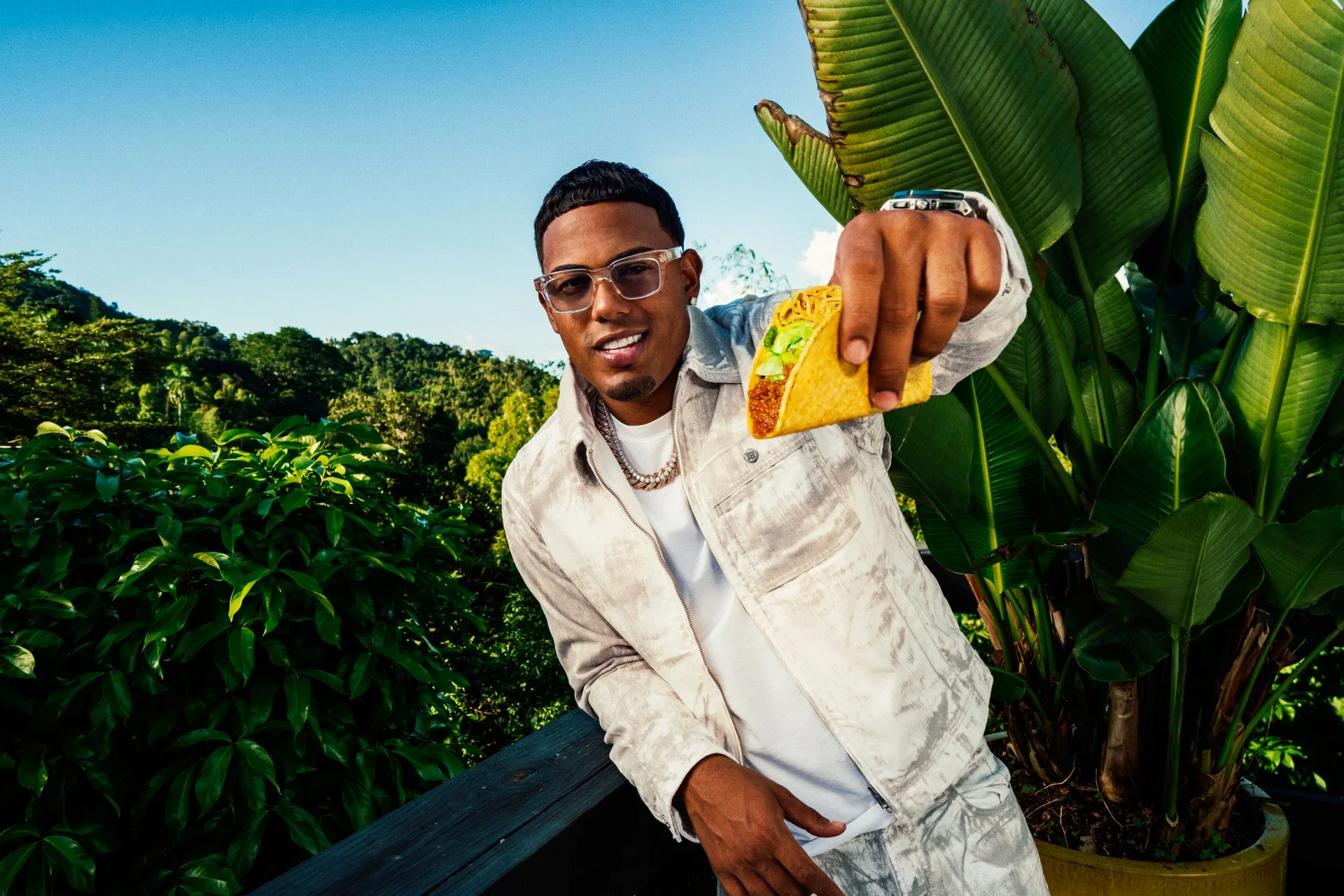 Myke Towers x Taco Bell