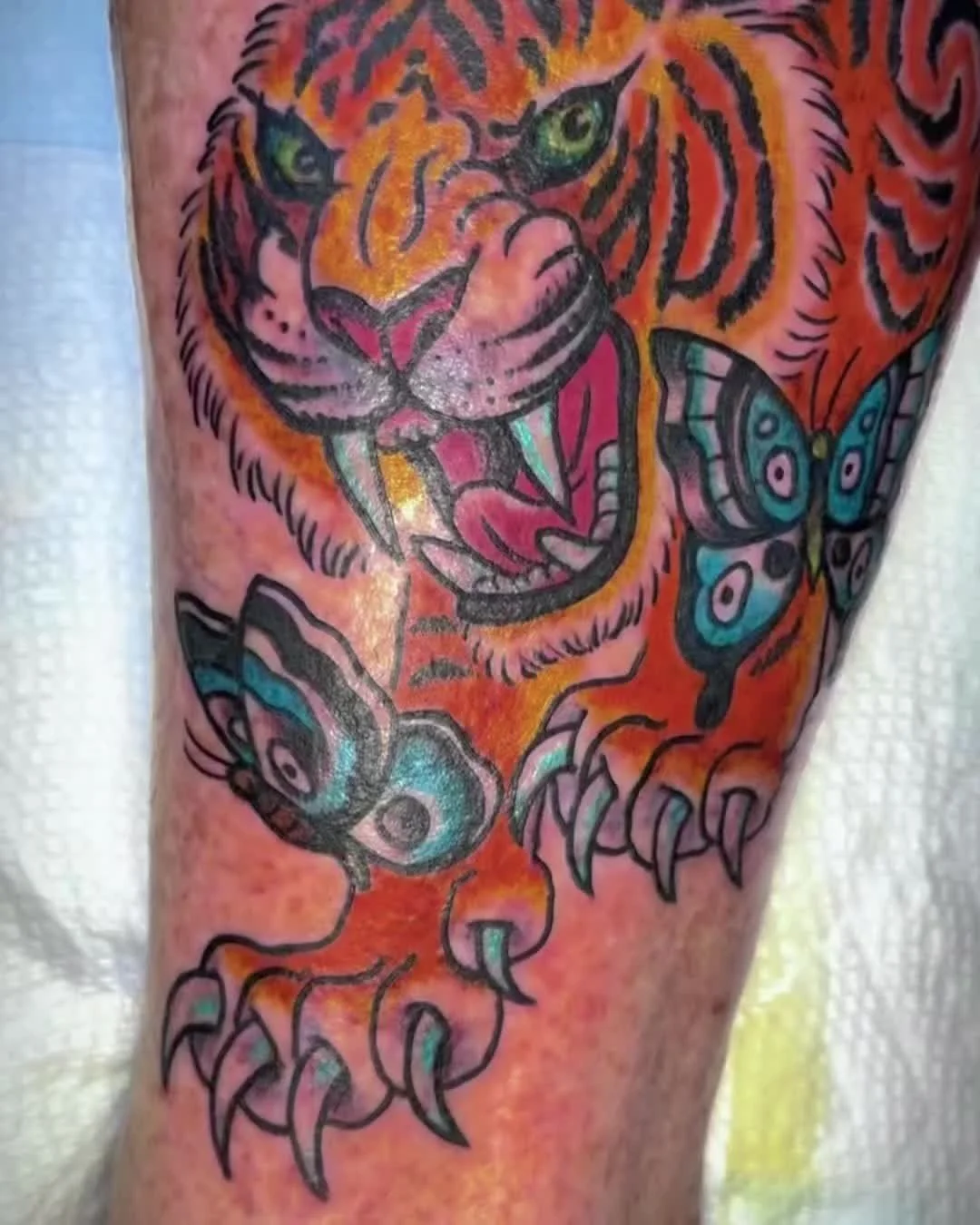 Done by @luluvantuckett at Heart in Hand Lower Greenville and Elm Street Tattoo. Appointments available at both our 2919 Greenville Ave and 2811 Elm St shops daily; visit her website thru the link in her bio for bookings. Some stuff done at @elmstree