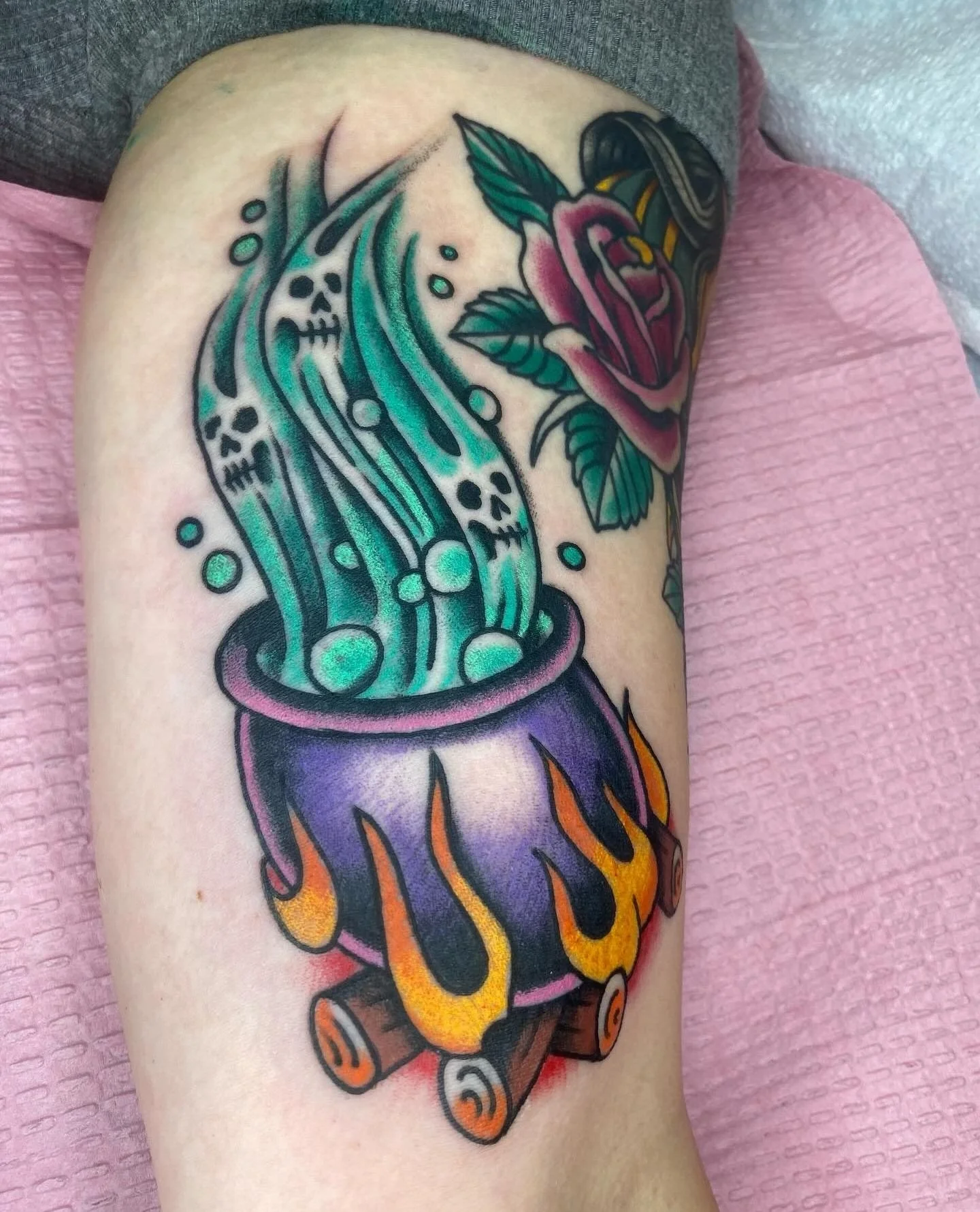 From @tattootroubadour at our @heartinhand_lg and @elmstreettattoo shops! #traditionaltattoo #americantraditional