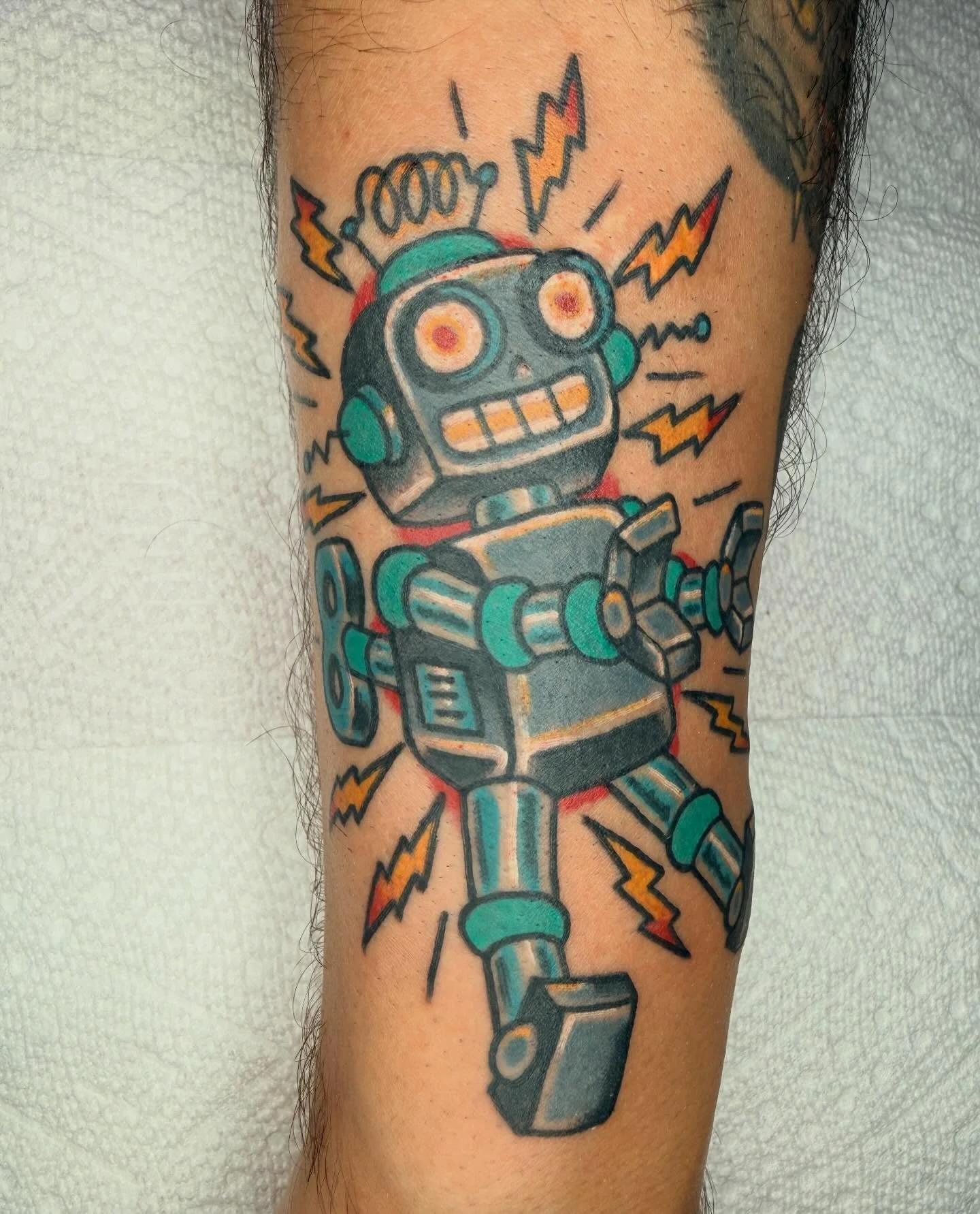 Done by @luluvantuckett who works at both #ElmStreetTattoo in #DeepEllum and @heartinhand_lg on #LowerGreenvilleAvenue⁠
⁠
Contact: www.luluvantuckett.com for bookings⁠
⁠
🤖 done at HIH LG⁠
⁠
#robottattoos #tattooedrobot #robotatts #thefutureisnow