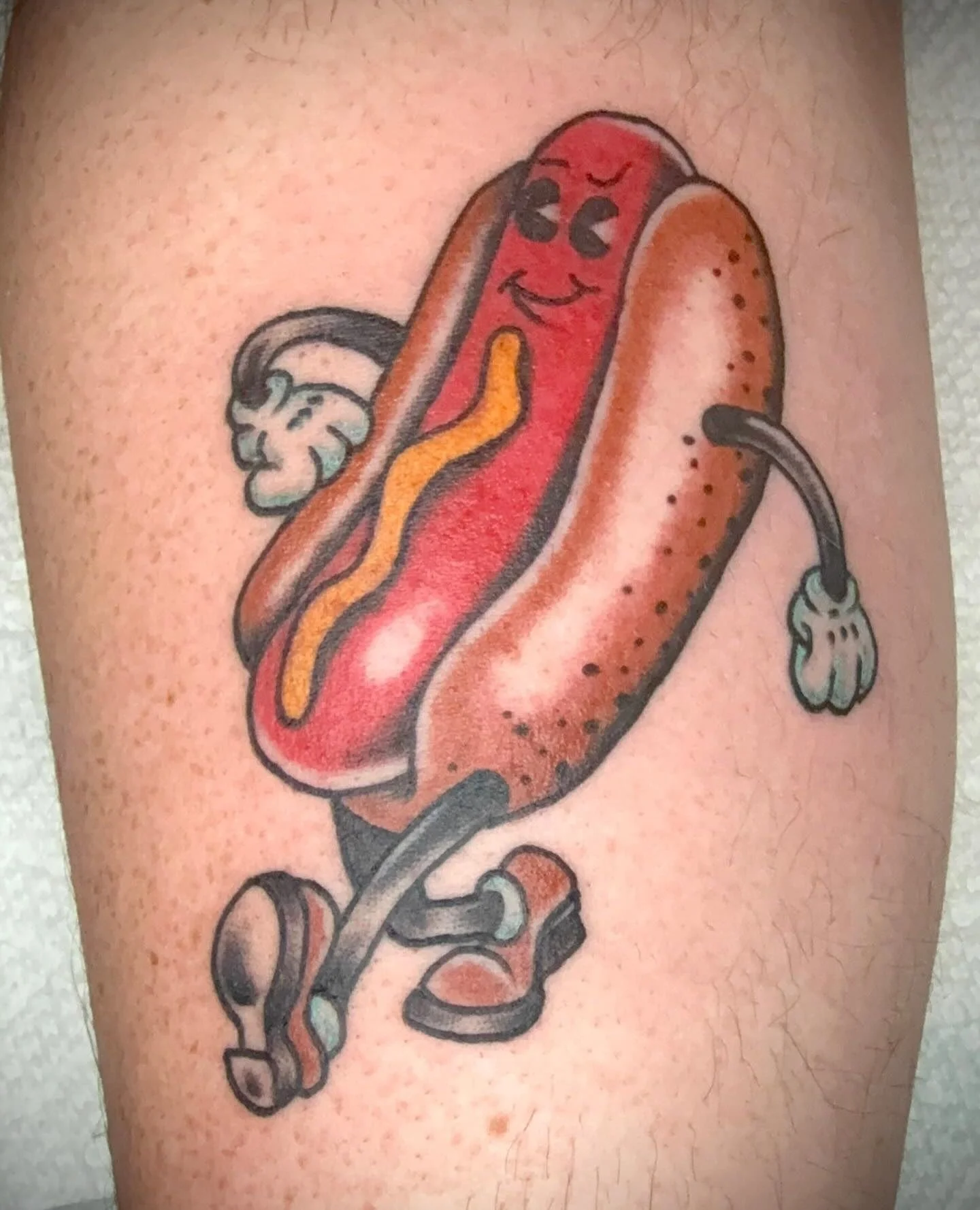 Done by @luluvantuckett who works at both #ElmStreetTattoo in #DeepEllum and @heartinhand_lg on #LowerGreenvilleAvenue⁠
⁠
Contact: www.luluvantuckett.com for bookings⁠
⁠
One of my favorite designs from my flash book done at elmstreettattoo. Always go