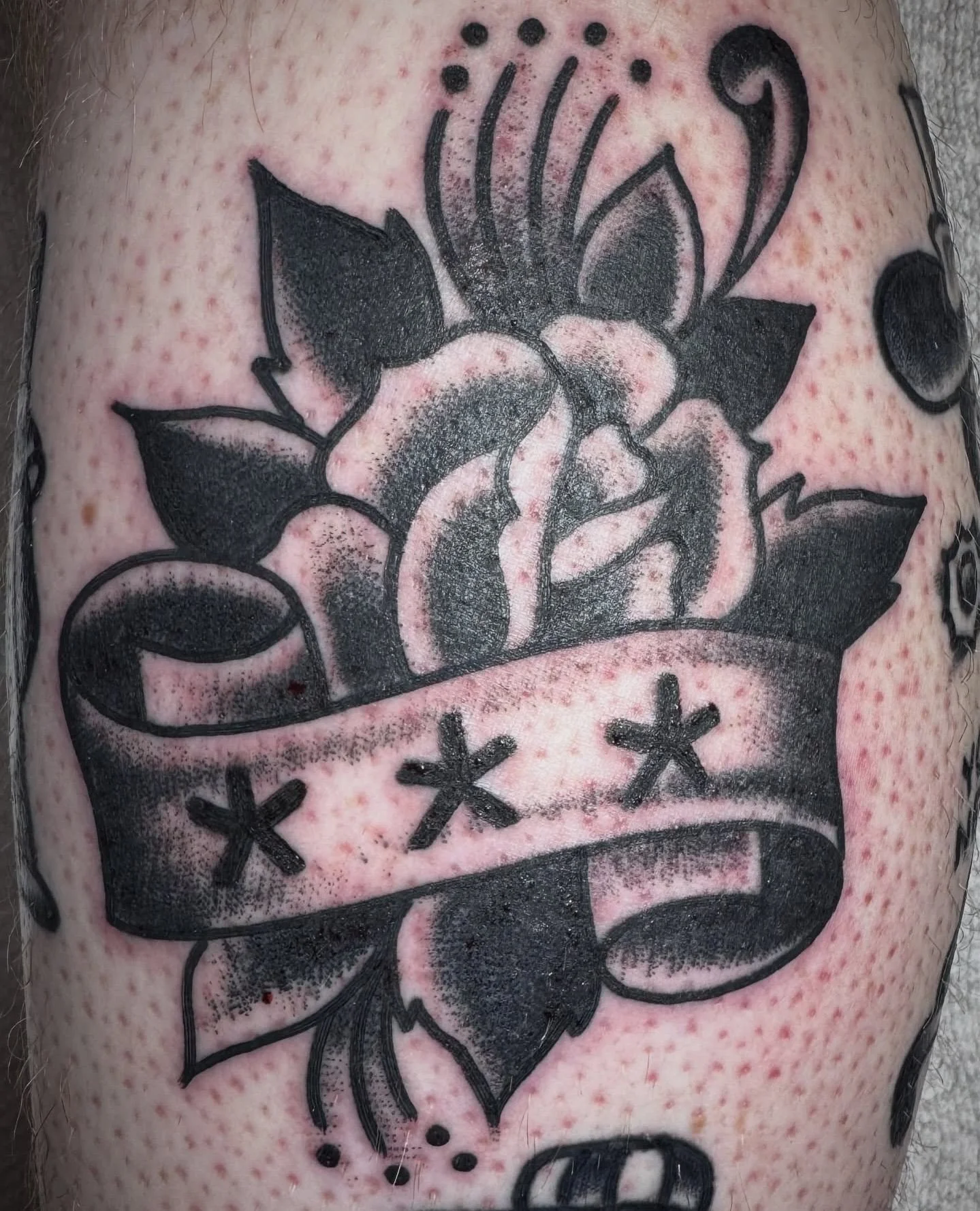 Done by @lindseycarmichael at  #ElmStreetTattoo #DeepEllum #DallasTexas⁠
⁠
Contact: DM for an appointment. Always available Tuesday, Thursday, Friday &amp; Sunday... open to close. ⁠
⁠
5 + 1 = recent tattoos. ⁠
⁠
#swallowtattoos #blackrosetattoo #tra