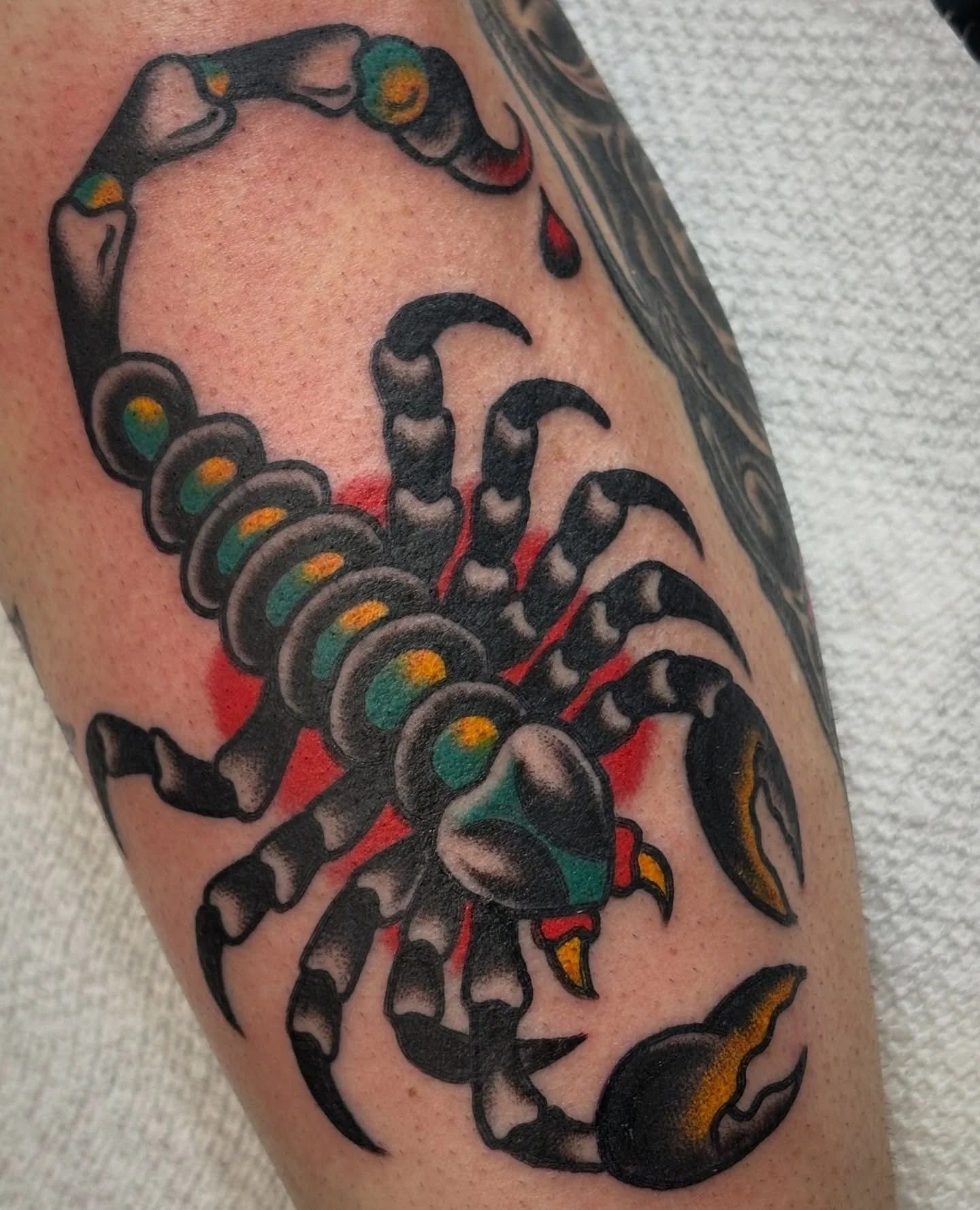 Done by @losgonzaleztattoo at #ElmStreetTattoo #DeepEllum #DallasTexas #HeartInHandArlington⁠
⁠
Contact: DM for Appointments⁠
⁠
Scorpion 🦂 ⁠
⁠
#americantraditional #traditionaltattoo #scorpio