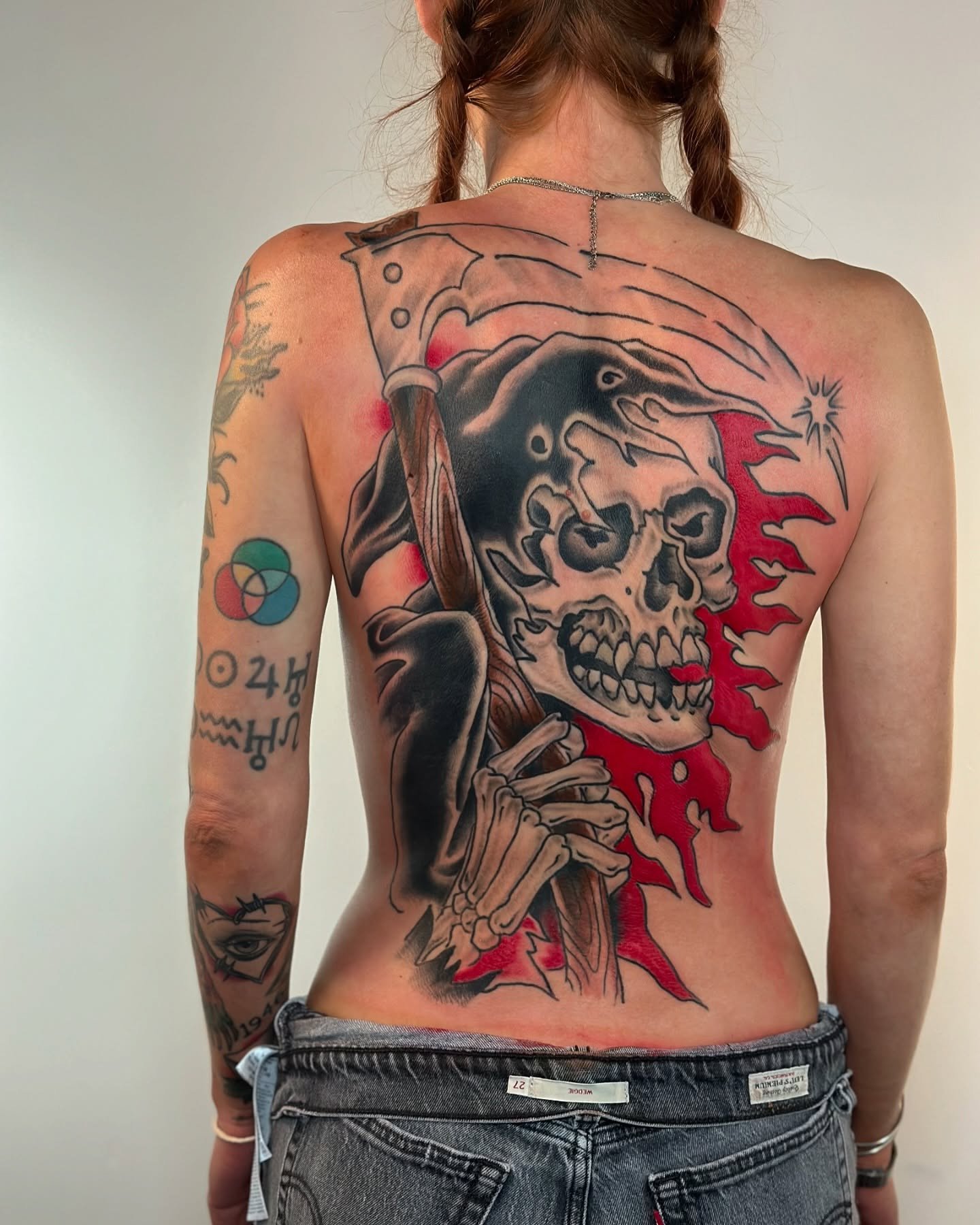 Done by: @david_steed at #ElmStreetTattoo #DallasTexas #DeepEllum⁠
⁠
Book with David online: Wed. - Sat.⁠
https://www.davidsteedtattoo.com/booking ⁠
⁠
Finish your back piece! We worked on this tattoo in Little Rock and Dallas. Four sittings; around 2