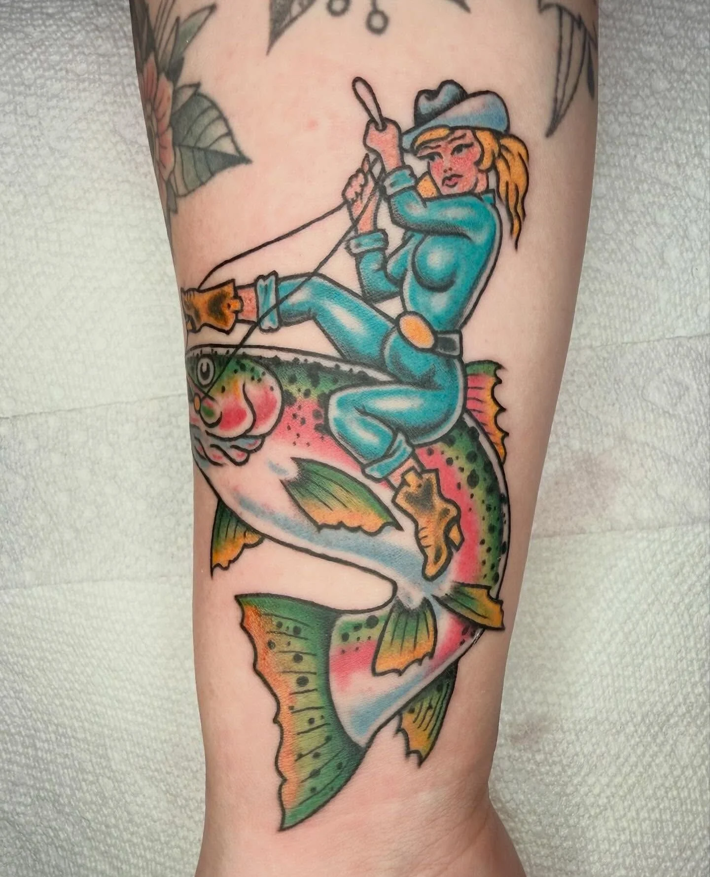 Done by @luluvantuckett who works at both #ElmStreetTattoo in #DeepEllum and @heartinhand_lg on #LowerGreenvilleAvenue⁠
⁠
Contact: www.luluvantuckett.com for bookings⁠
⁠
⁠Fun one! Thanks @__aamnaaa__ for picking out one of my favorite designs from my