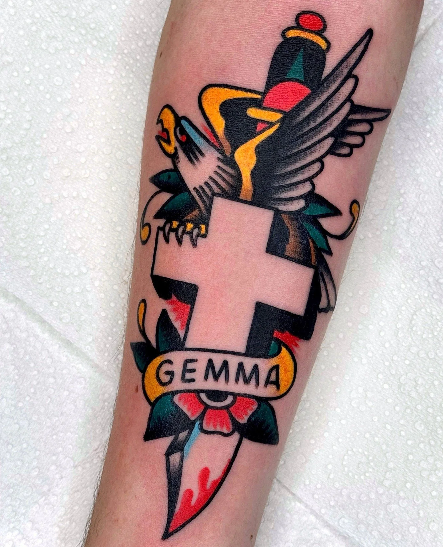 Please welcome our newest addition to the team @eyeball.tattoo !!! Matt comes to us from Melbourne, Australia and brings a distinctive style of traditional tattoos and much more.  You can find him at @elmstreet tattoo in #deepellum and @heartinhand_l