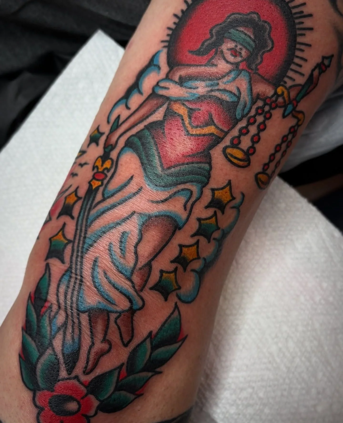 Done by @losgonzaleztattoo at #ElmStreetTattoo #DeepEllum #DallasTexas #HeartInHandArlington⁠
⁠
Contact: DM for Appointments⁠
⁠
Scales of Justice for Mike ⚖️ ⁠
⁠
#tattoo #americantraditional #traditionaltattoo #dallas #tattooartist ⁠
