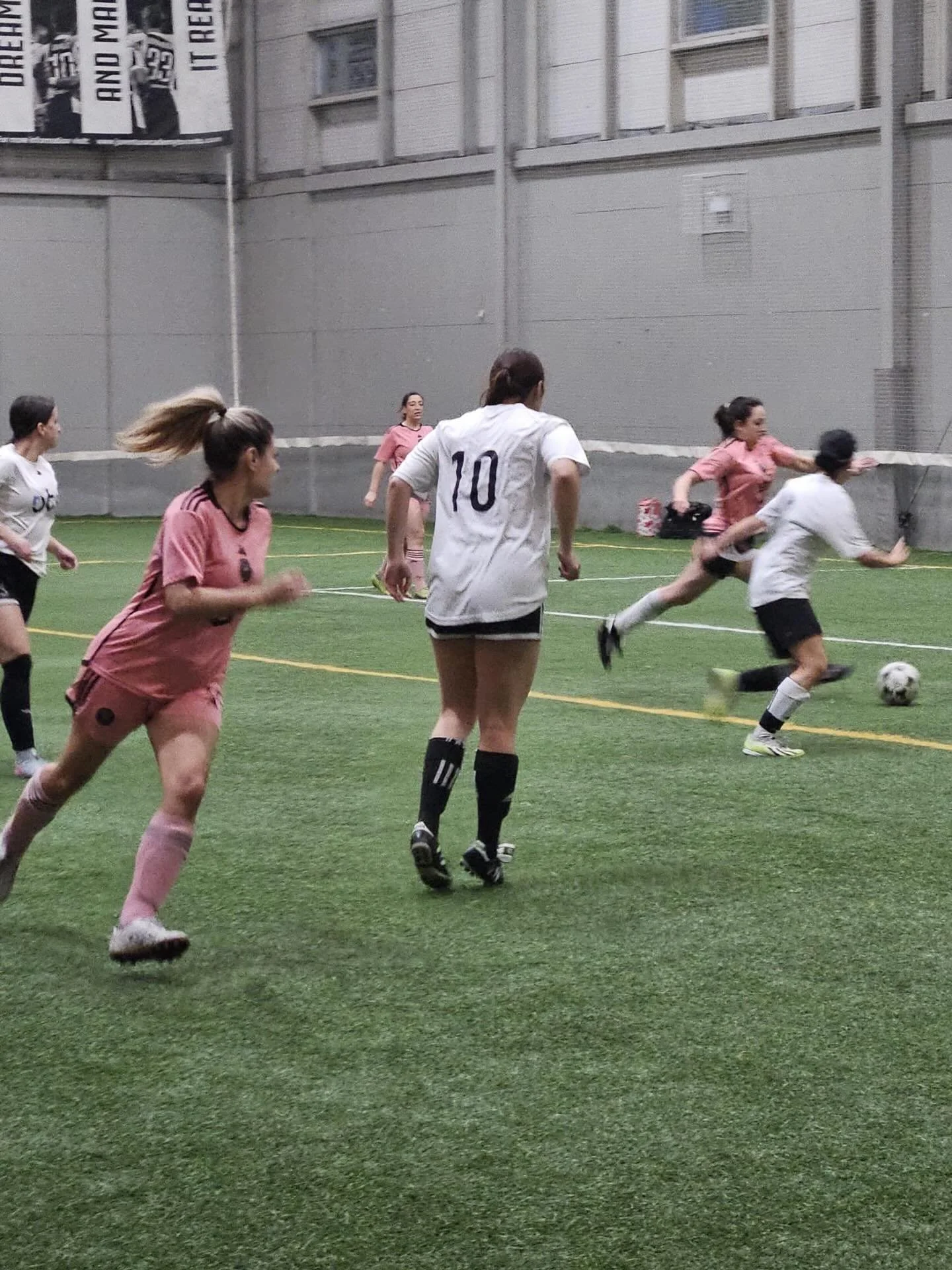 Snapshots from this past Monday night! ⚽️

#Ladyshootersvaughan #Ladyshooterssoccer