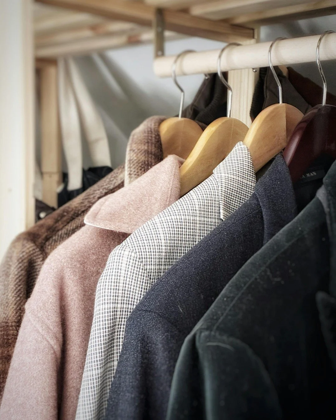 We have walk-in closets for all your storage needs! 👚 Book your tour now for the Doyle Residences.