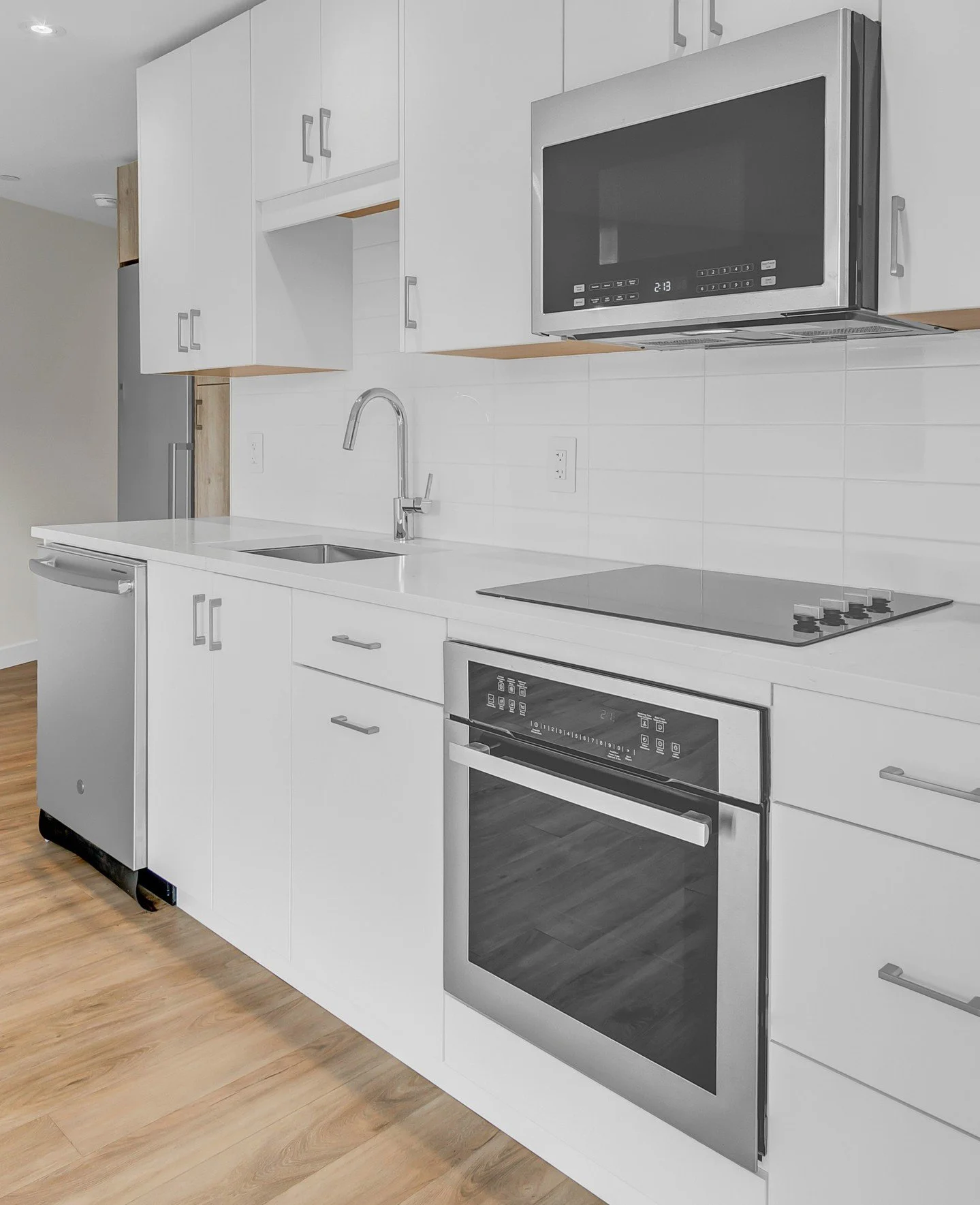 Chic finishes, smart design, and room to create. This kitchen has it all. 📲 Schedule your in-person tour! https://1l.ink/6LQ3V2T