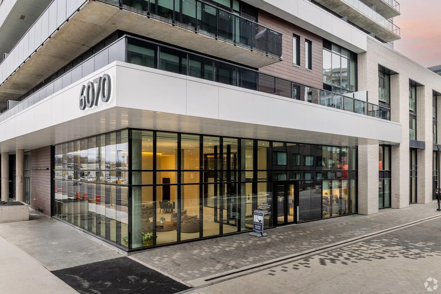 Experience urban energy blended with cozy community vibes at Richmond Yards. Schedule your tour today! 🏠✨https://1l.ink/7S6R5CK