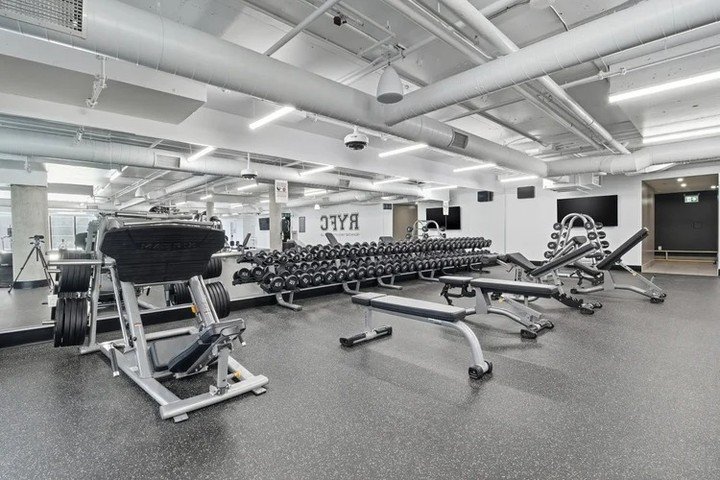 Elevate your workout in a state-of-the-art fitness center designed for all levels. Tour today and start your fitness journey strong. 💪🏼 https://1l.ink/H47THTW