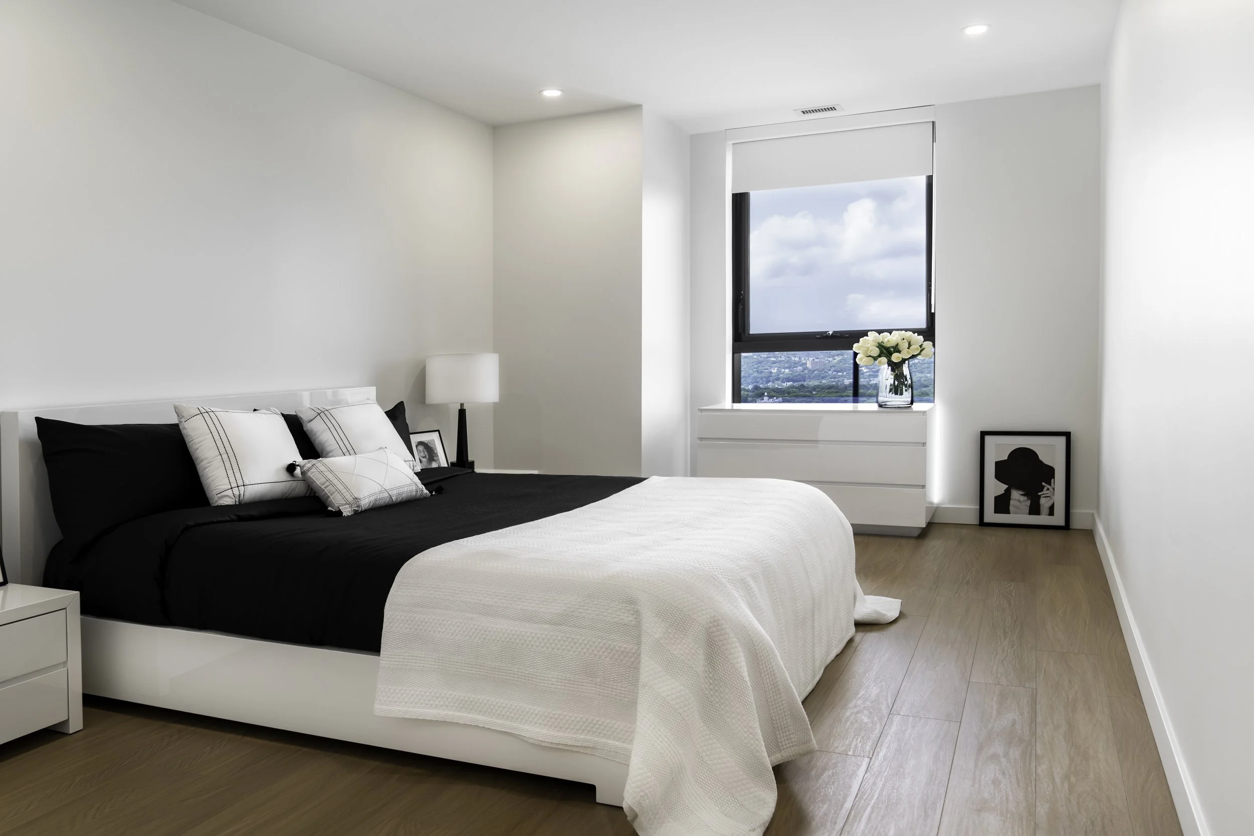 Unit 2211 RY 012.jpg