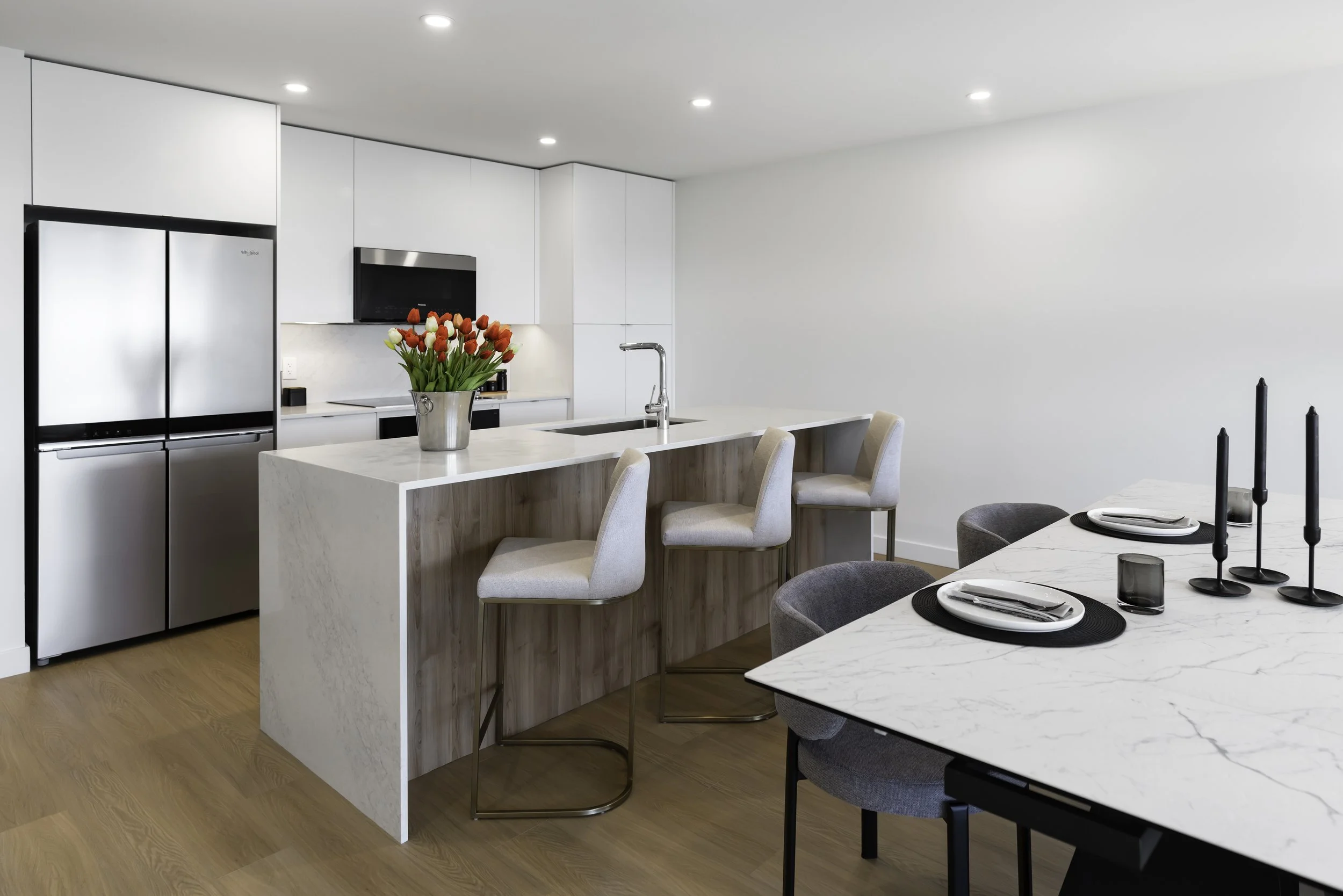 Unit 2211 RY 005.jpg