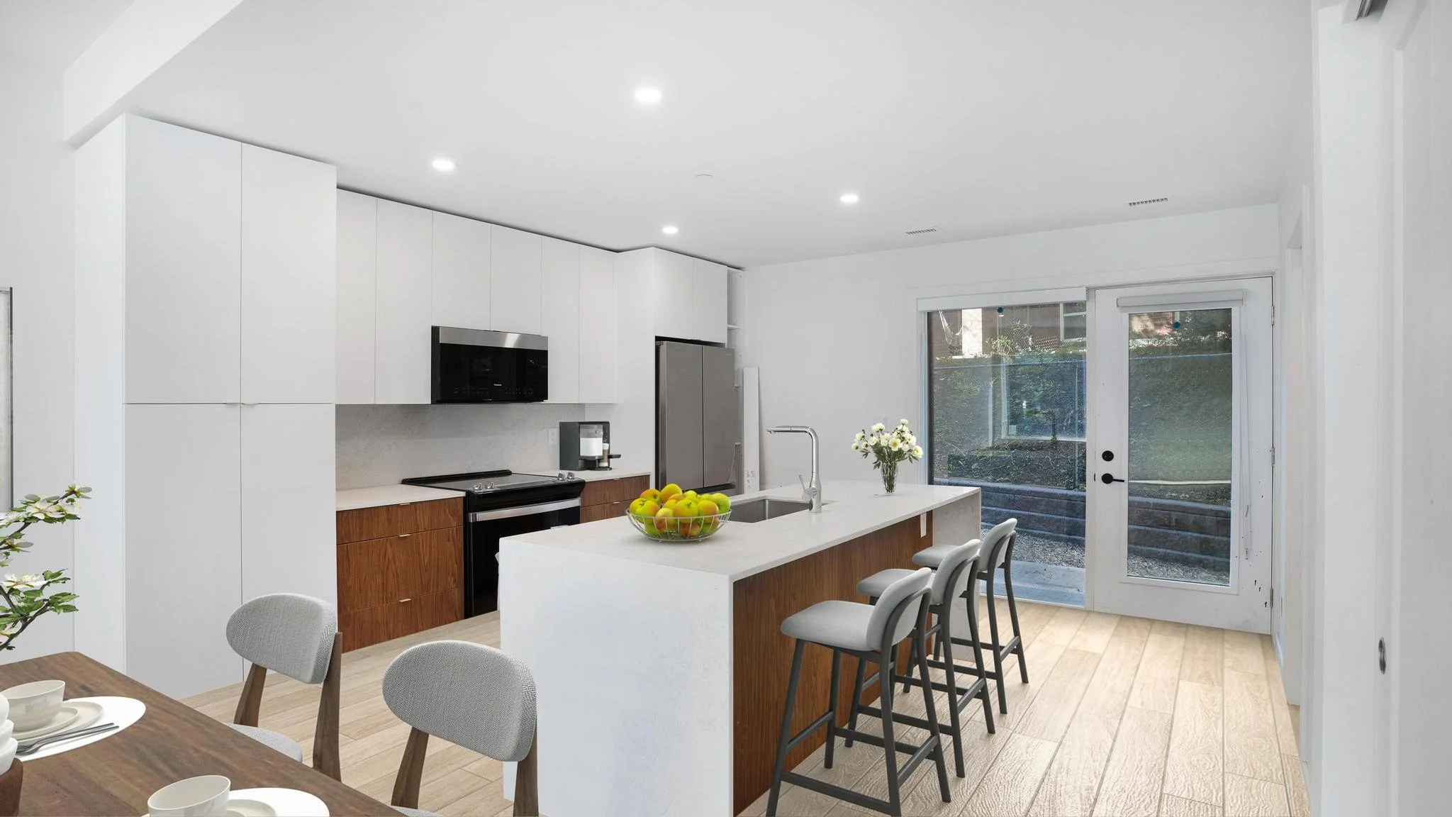 1600 Almon St Townhouses-46_staged_vs3.jpg