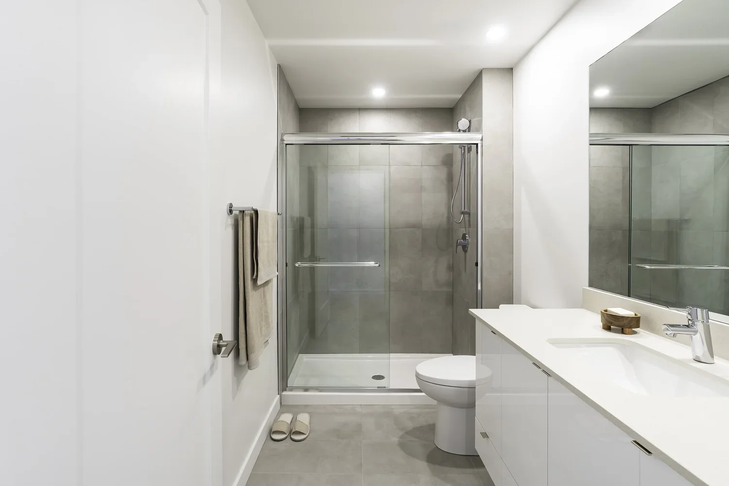Unit+902+010.jpg.webp