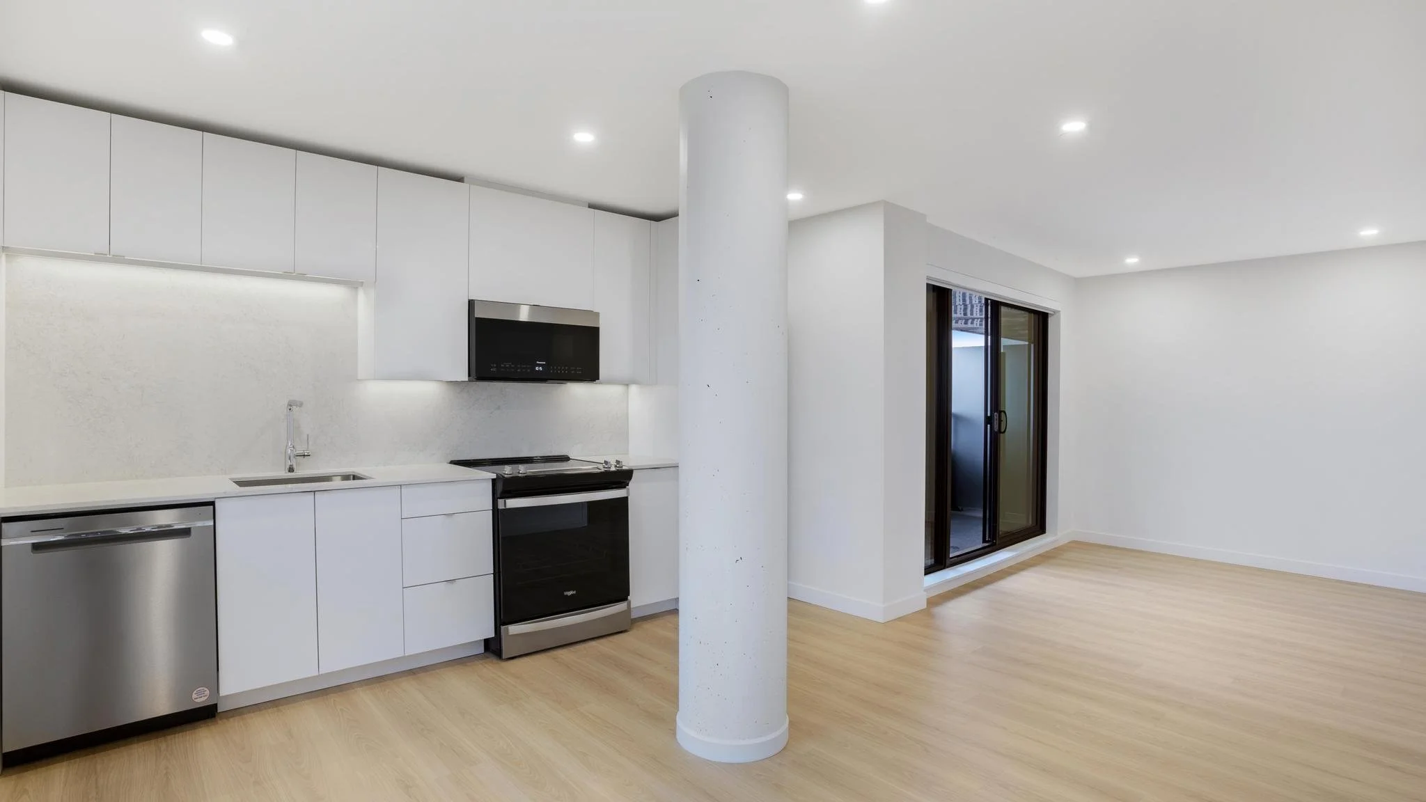 6100 Almon apt-1107-13.jpg