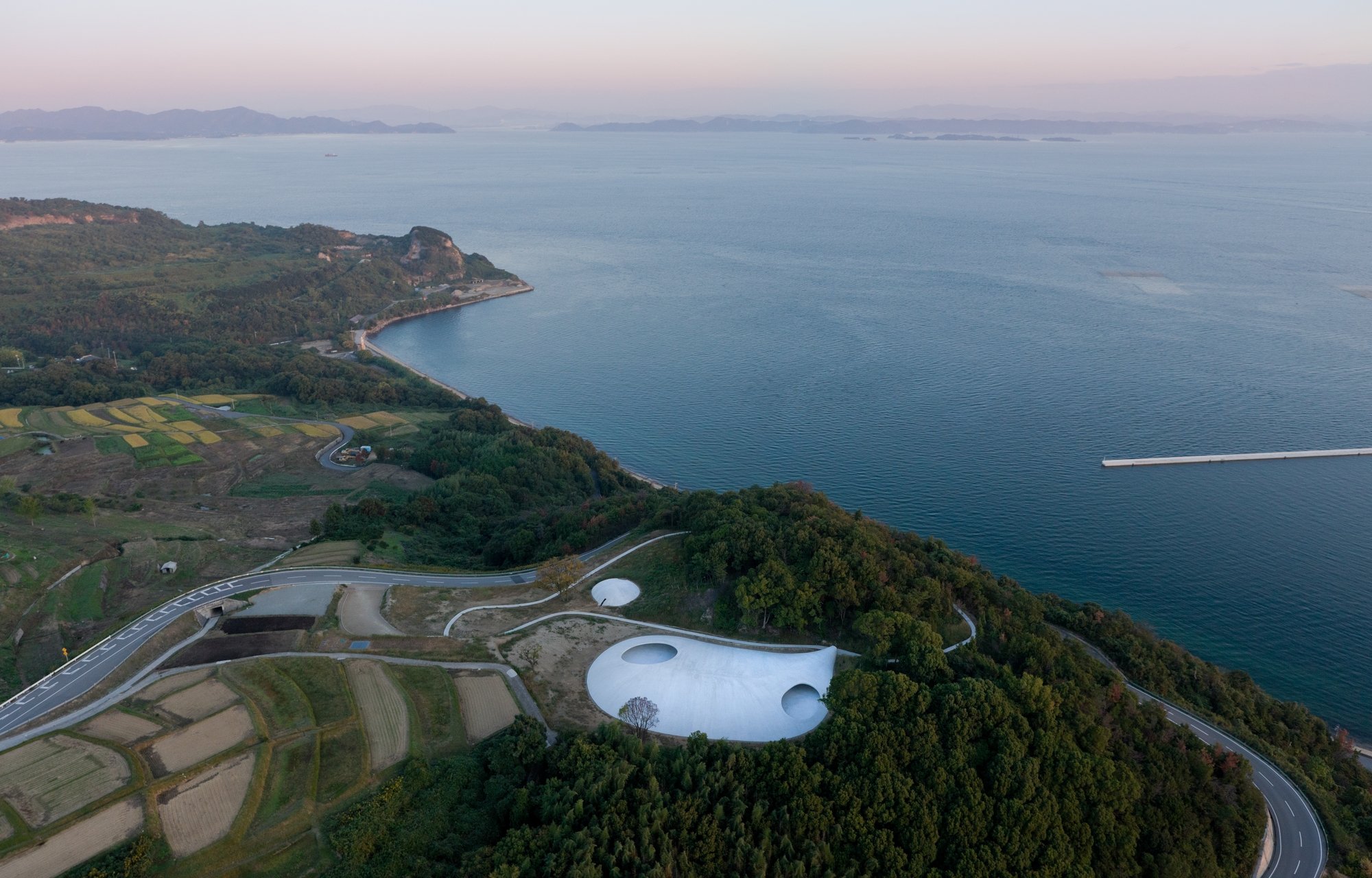 Teshima_Museum_RNA_2893.jpg