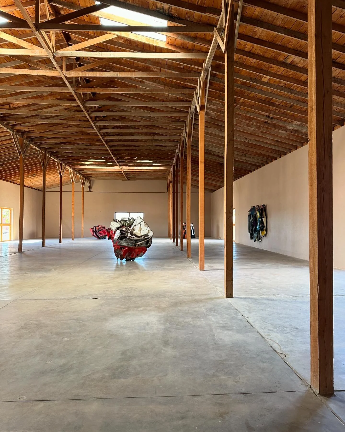 El John Chamberlain Building en Marfa, Texas, es un espacio que exhibe una colecci&oacute;n permanente del escultor estadounidense John Chamberlain.

El edificio fue restaurado por la Fundaci&oacute;n Chinati que transform&oacute; una estructura indu