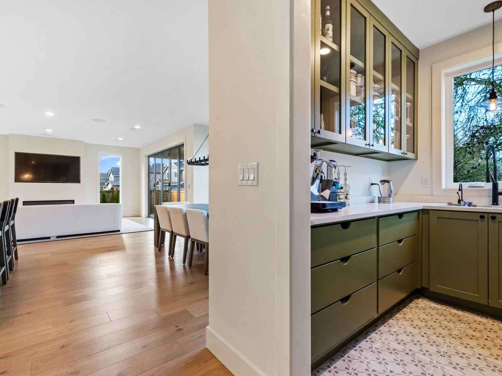 805 NE 146th St (9 of 15).JPG