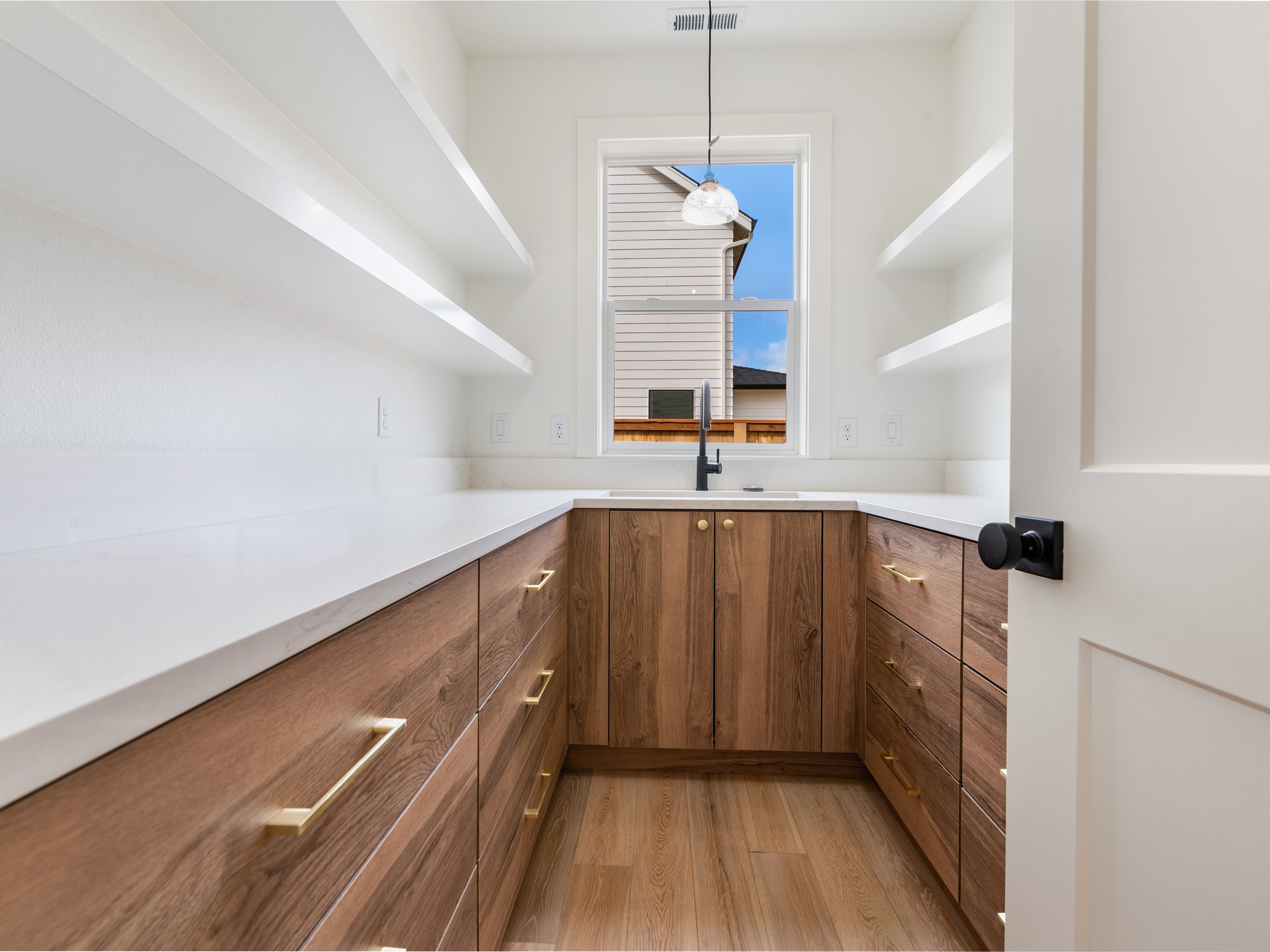 907 NE 146th St (1 of 5).jpg