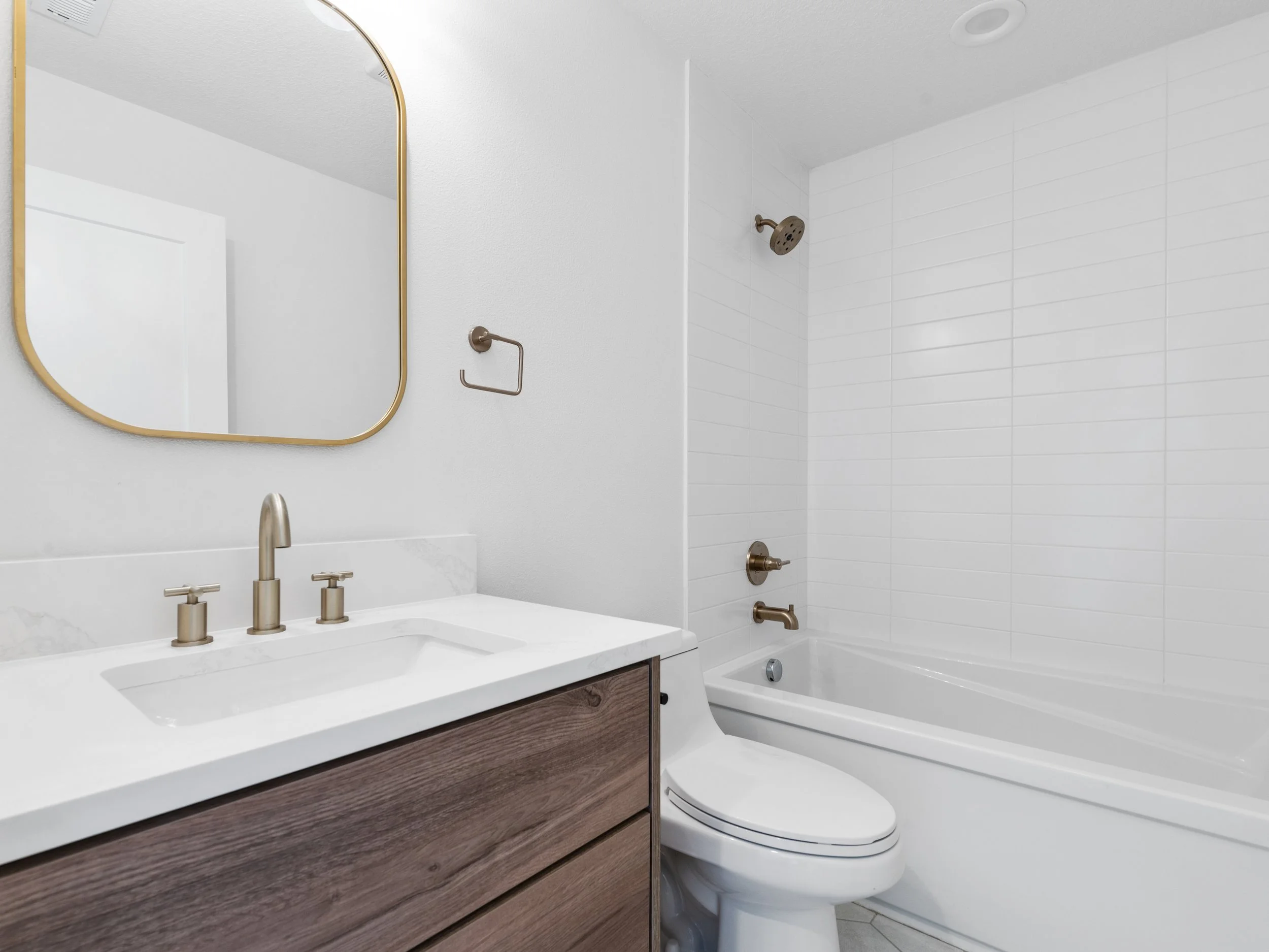 907 NE 146th St (17 of 30).jpg