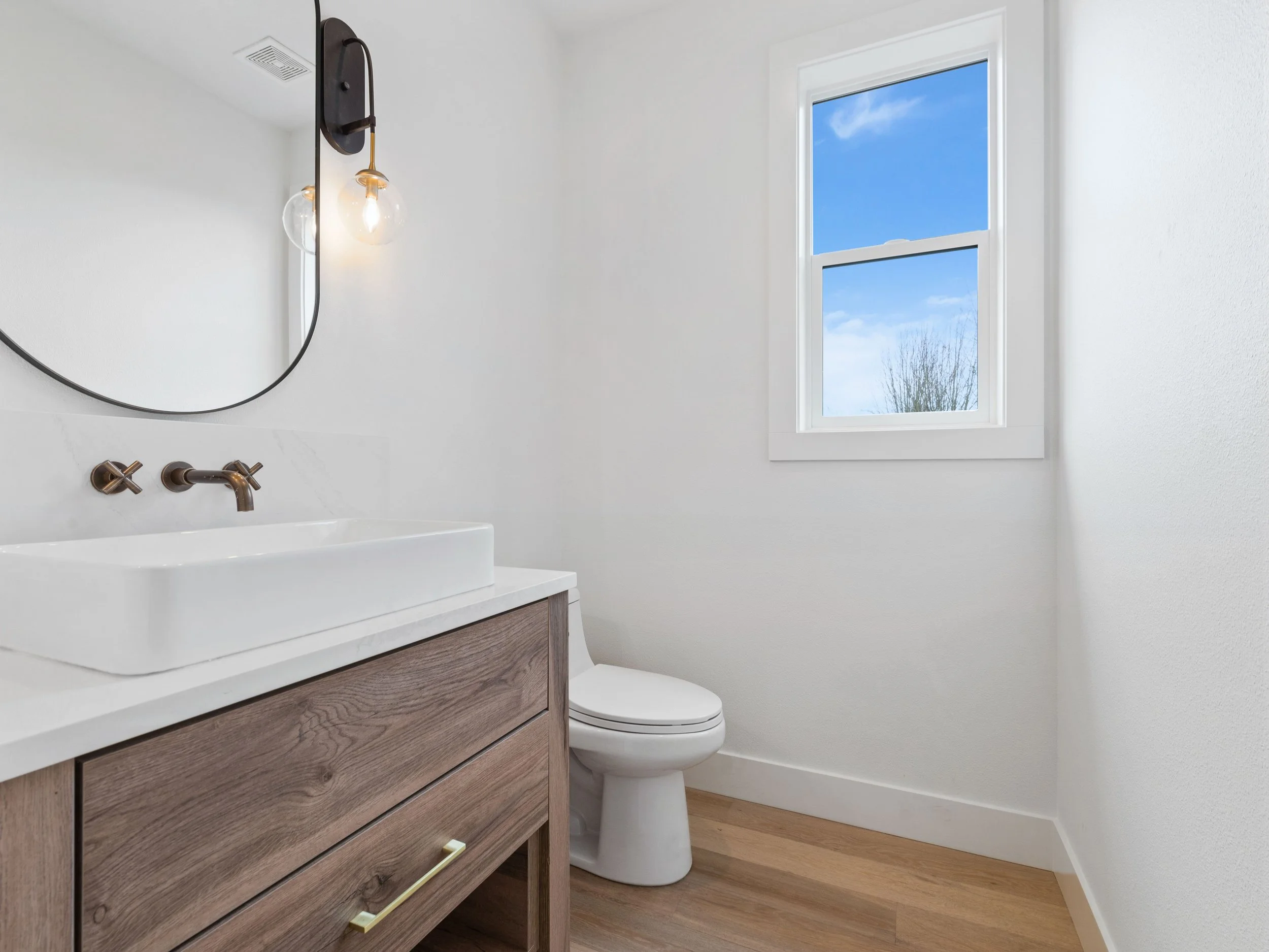 907 NE 146th St (8 of 30).jpg
