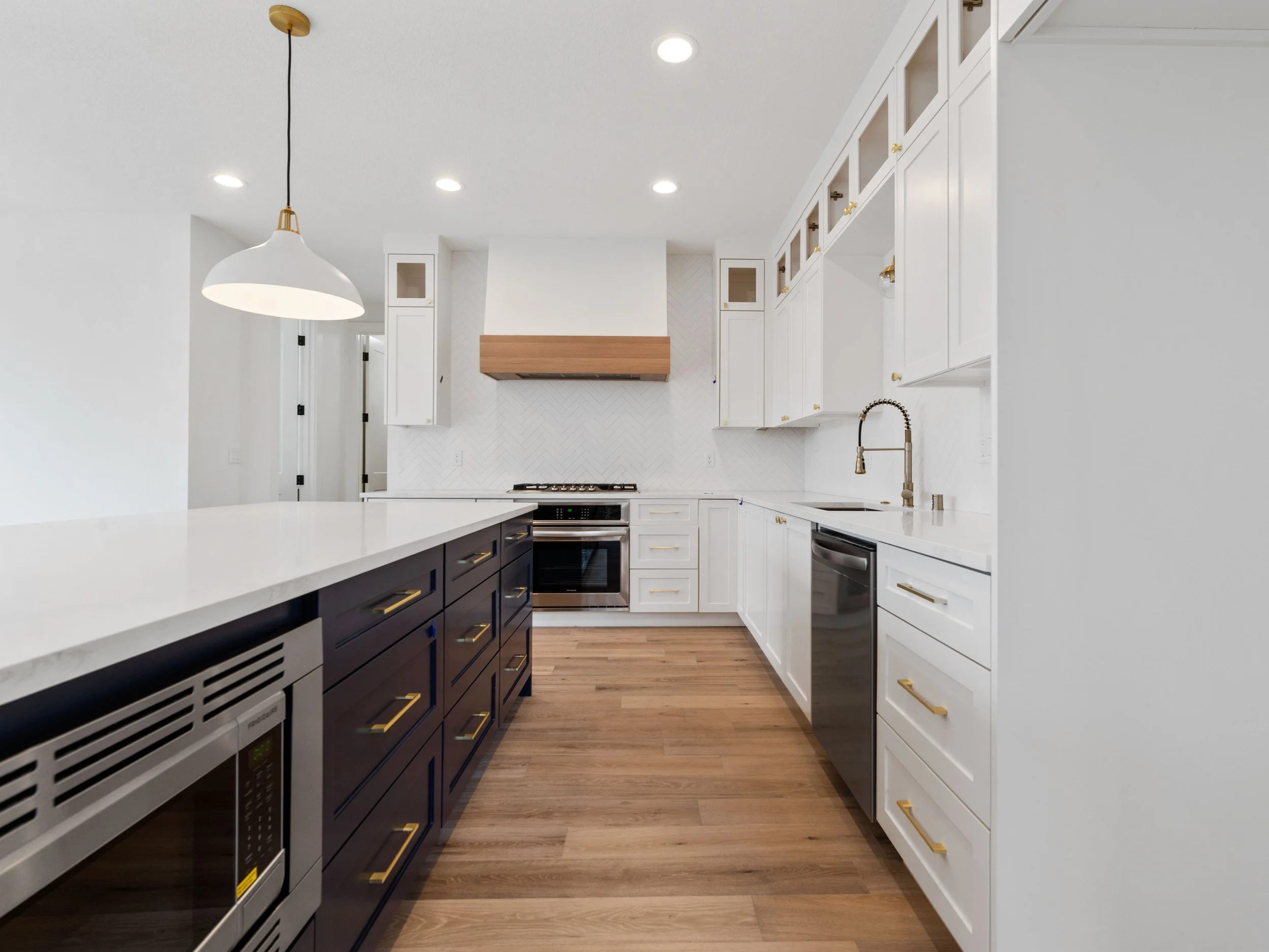 907 NE 146th St (1 of 30).jpg