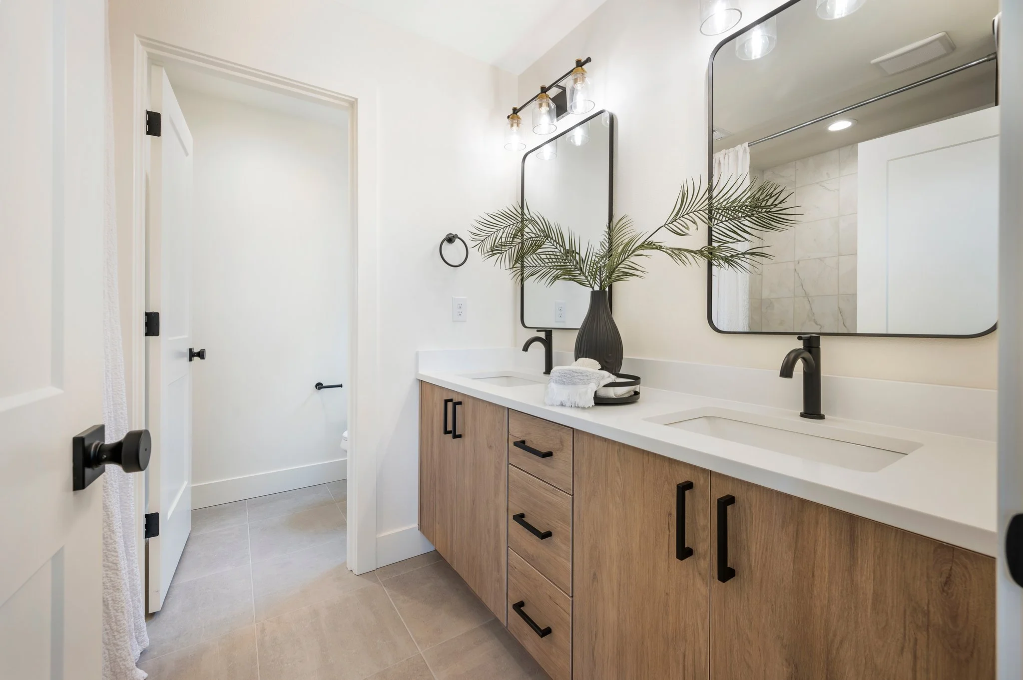 53-web-or-mls-104 E 30th St-63.jpg