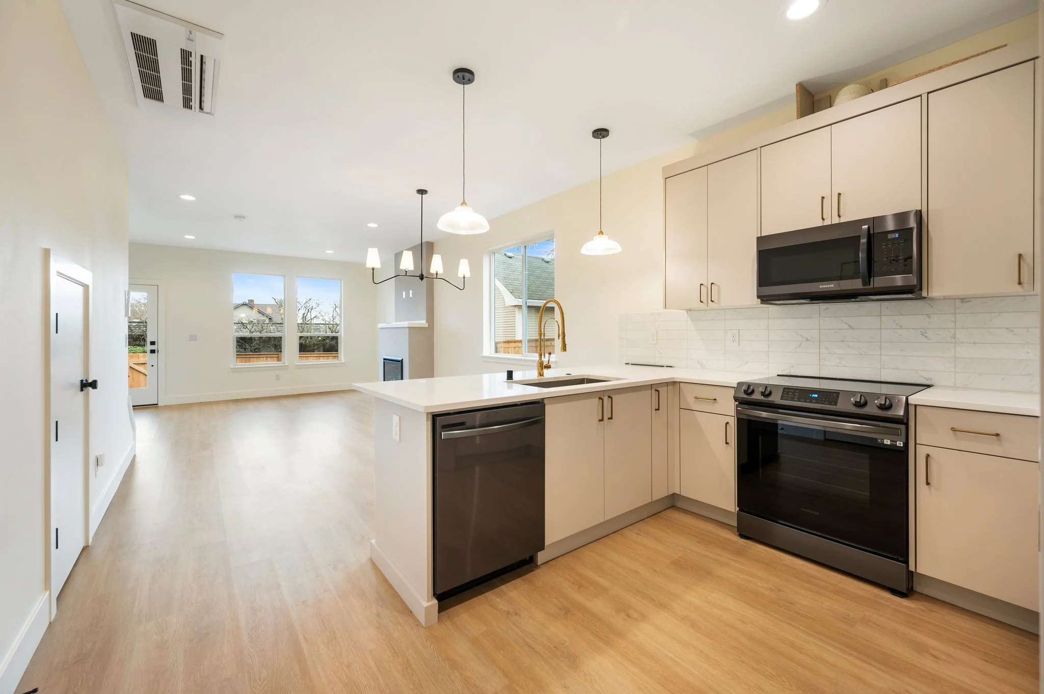 4-web-or-mls-108 E 30th St-12.jpg
