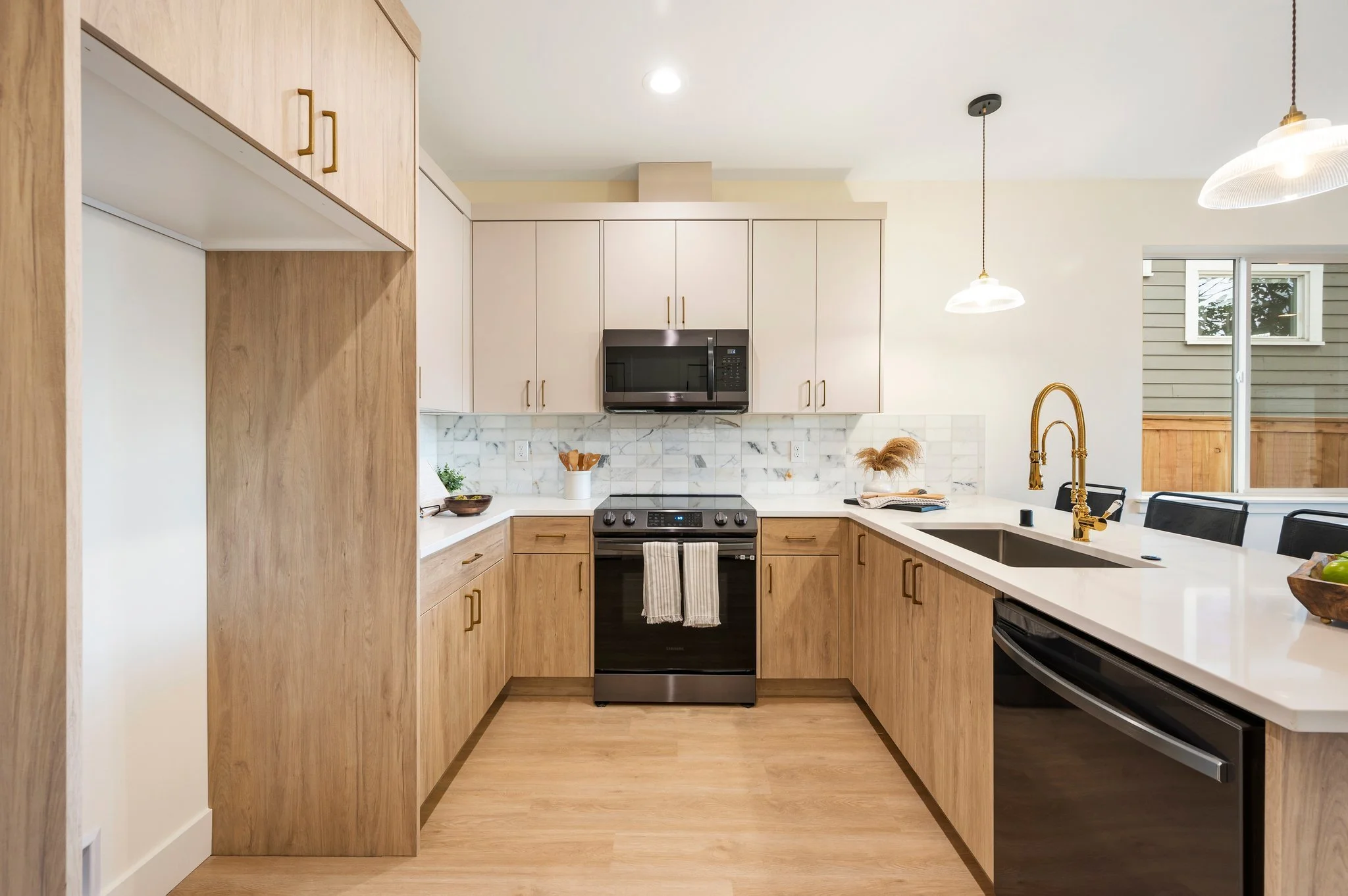 37-web-or-mls-104 E 30th St-14.jpg