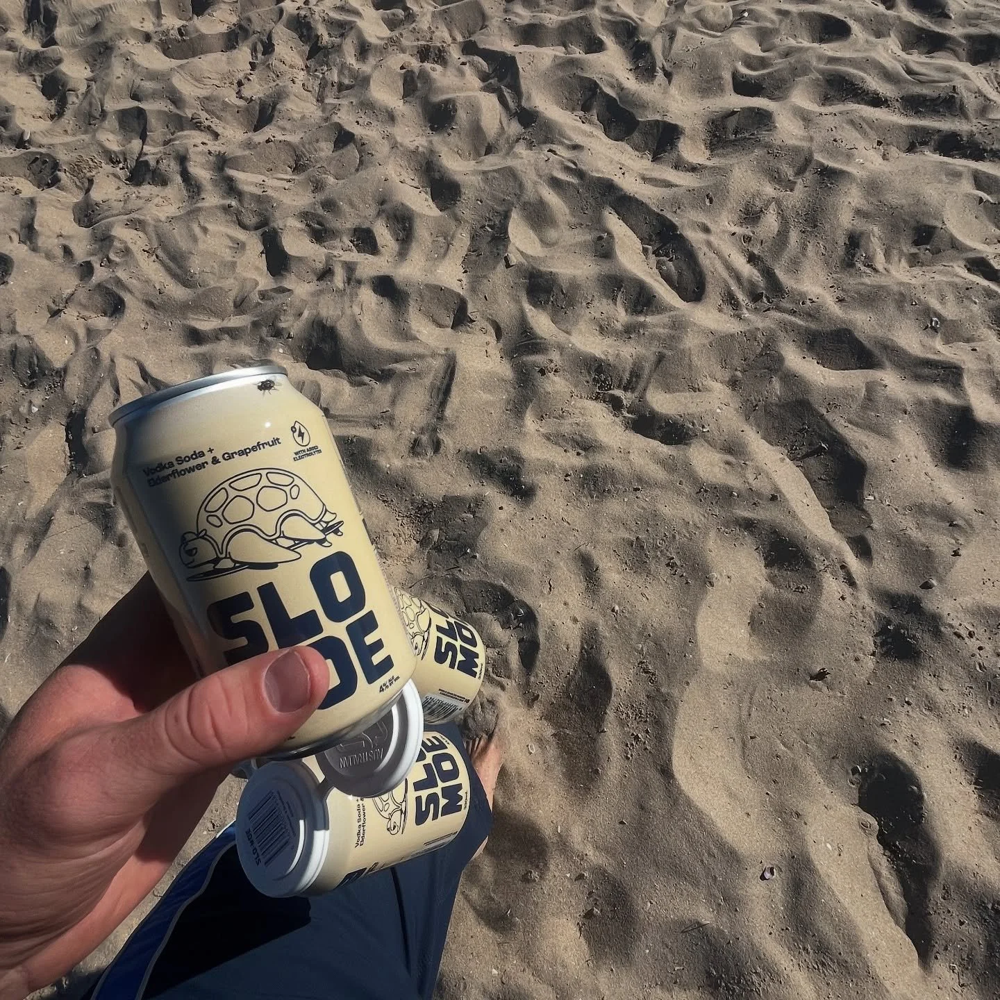 made for the beach - cold or hot, wet or dry 
drink Slo-Moe 🤝
#explore