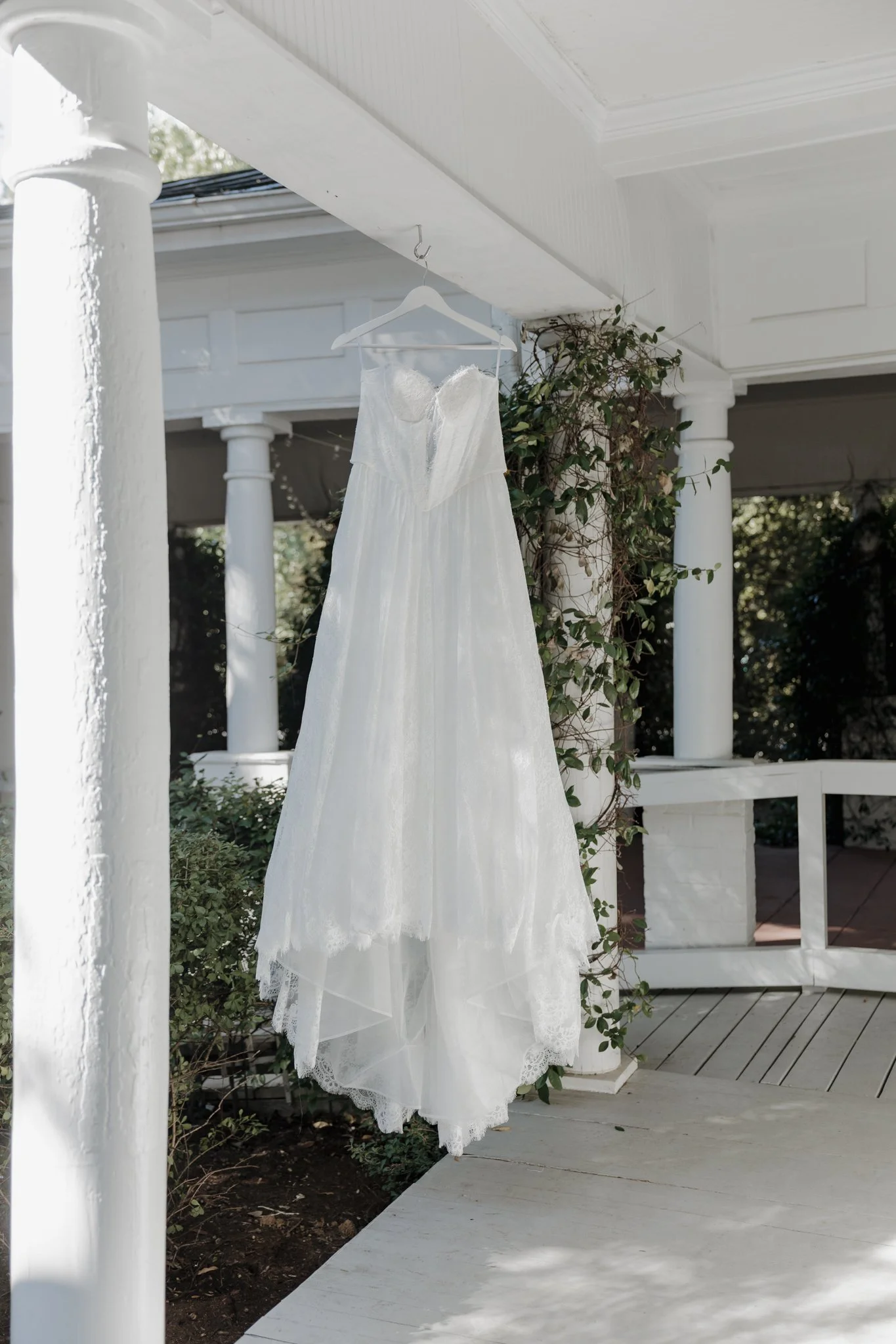 Hannah+AustinWeddingPreviews-002.jpg